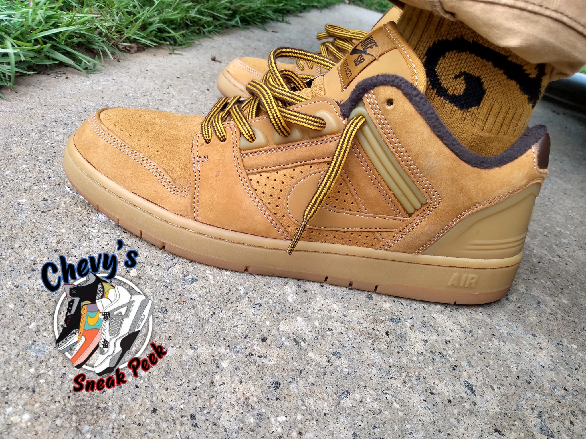 Nike SB Air Force 2........ Chevys AIR A нсом SweakPeck