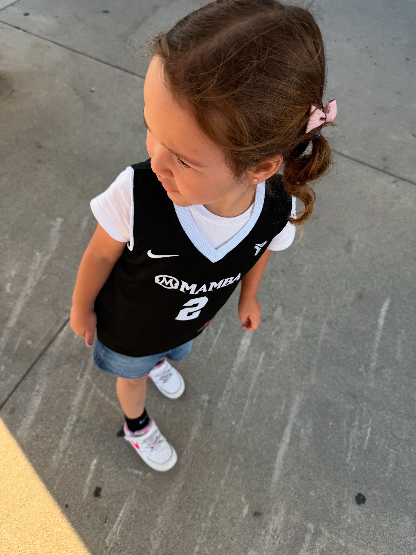 Today was jersey day school and Gigi brought out her Mambacita