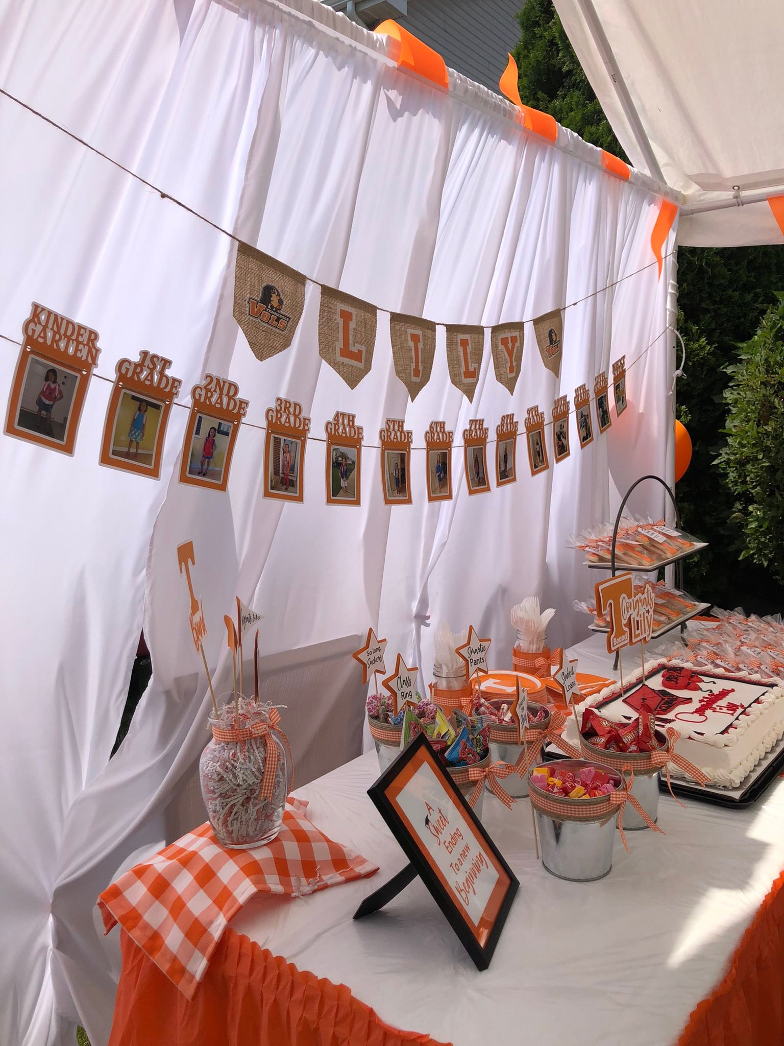 Congrats You Did It Glitter Banner - Class Of 2023 Graduation Party Decorations