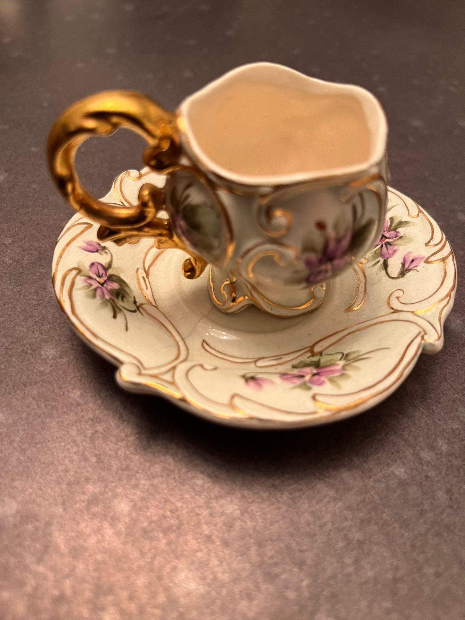 Are demitasse cups valuable or old? display picture 1