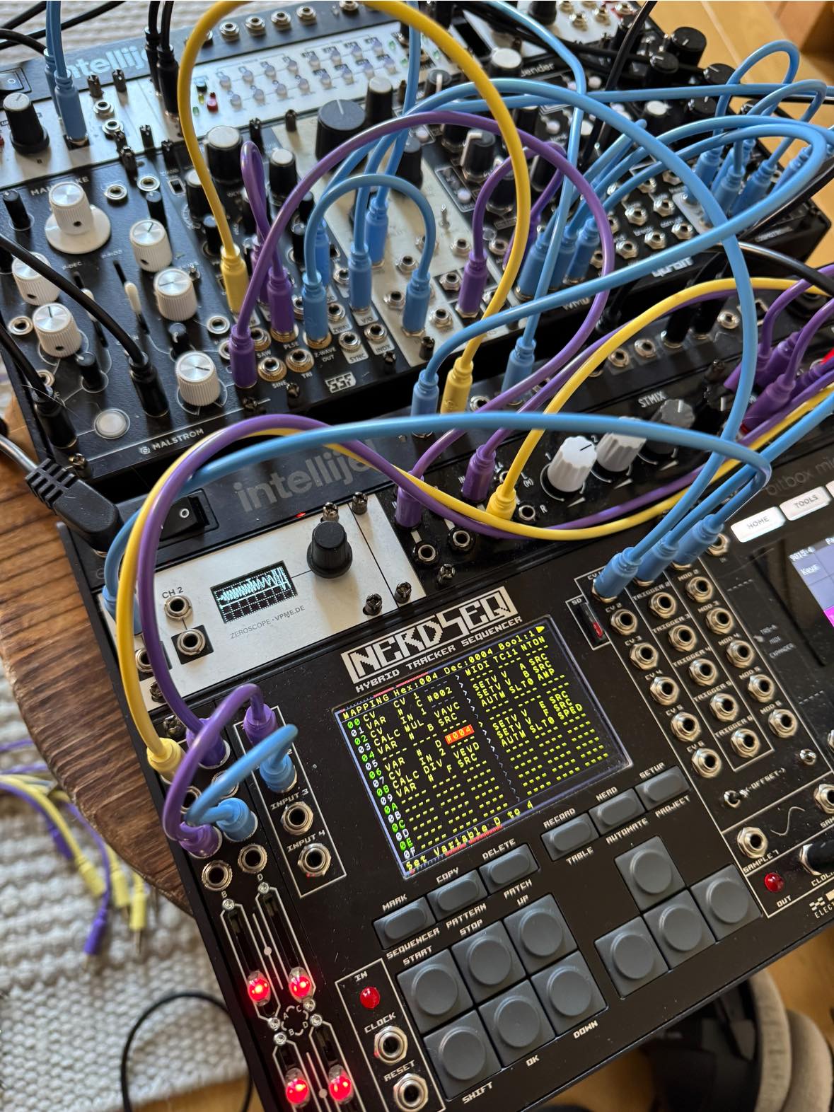 XOR Electronics NerdSeq +CV/Gate/ミディ一揃え Products - Voltage