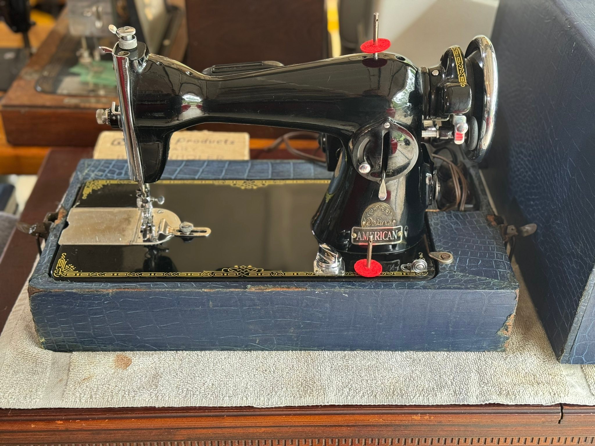 Deluxe American sewing machine identification?