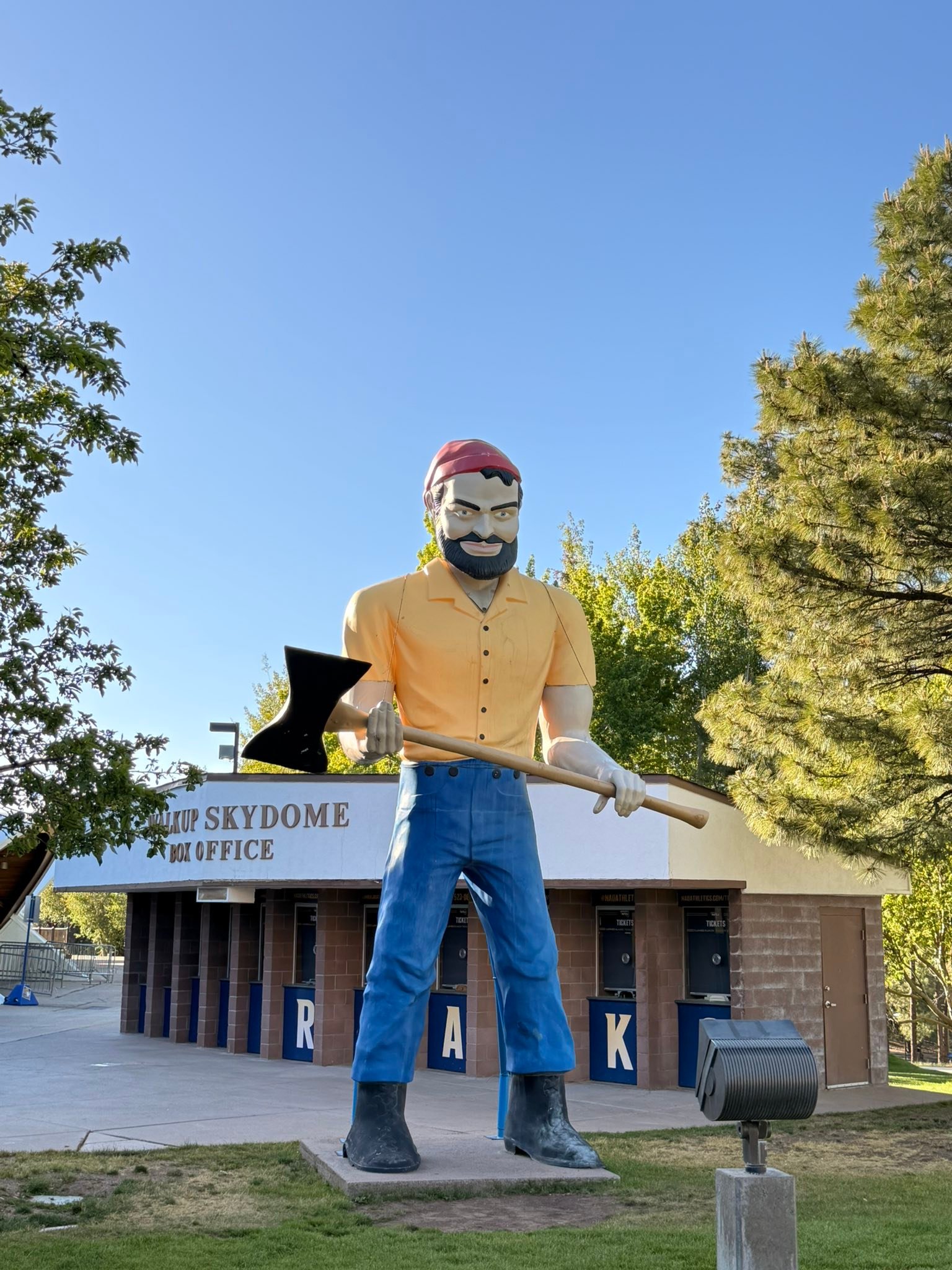 Found him! The relocated Lumber Jack “Muffler Man” in Flagstaff, AZ