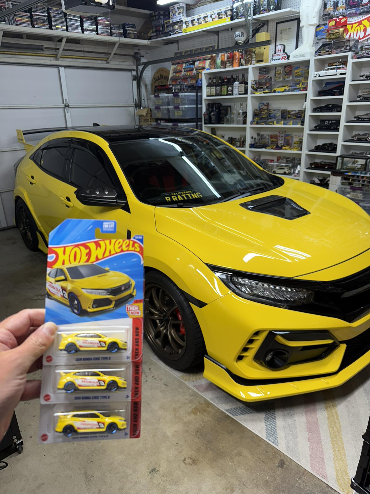 COLLECTORS… 🤩🏁 At the 39th Annual Hot Wheels Collectors