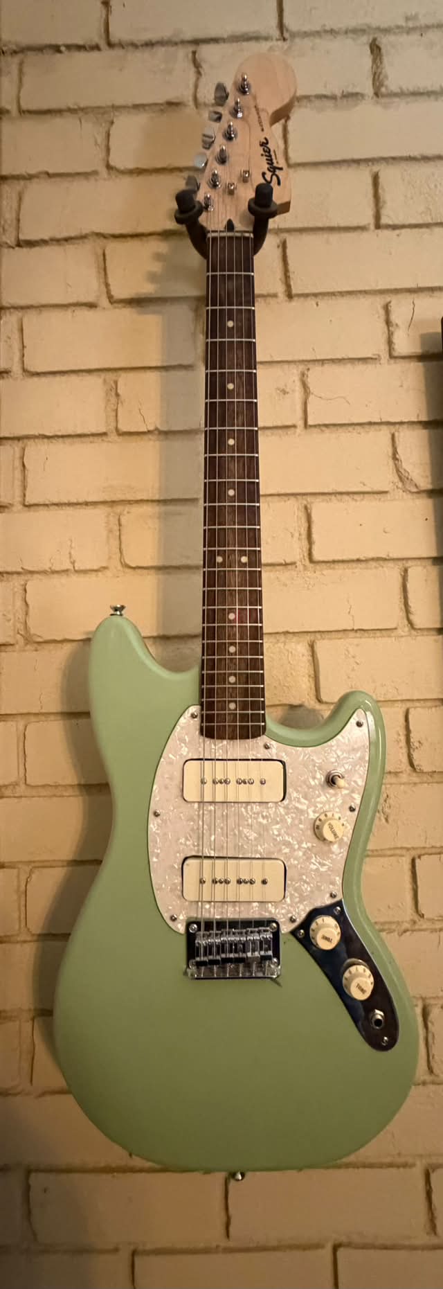 Just finished modding this surf green Squier Bullet mustang. I
