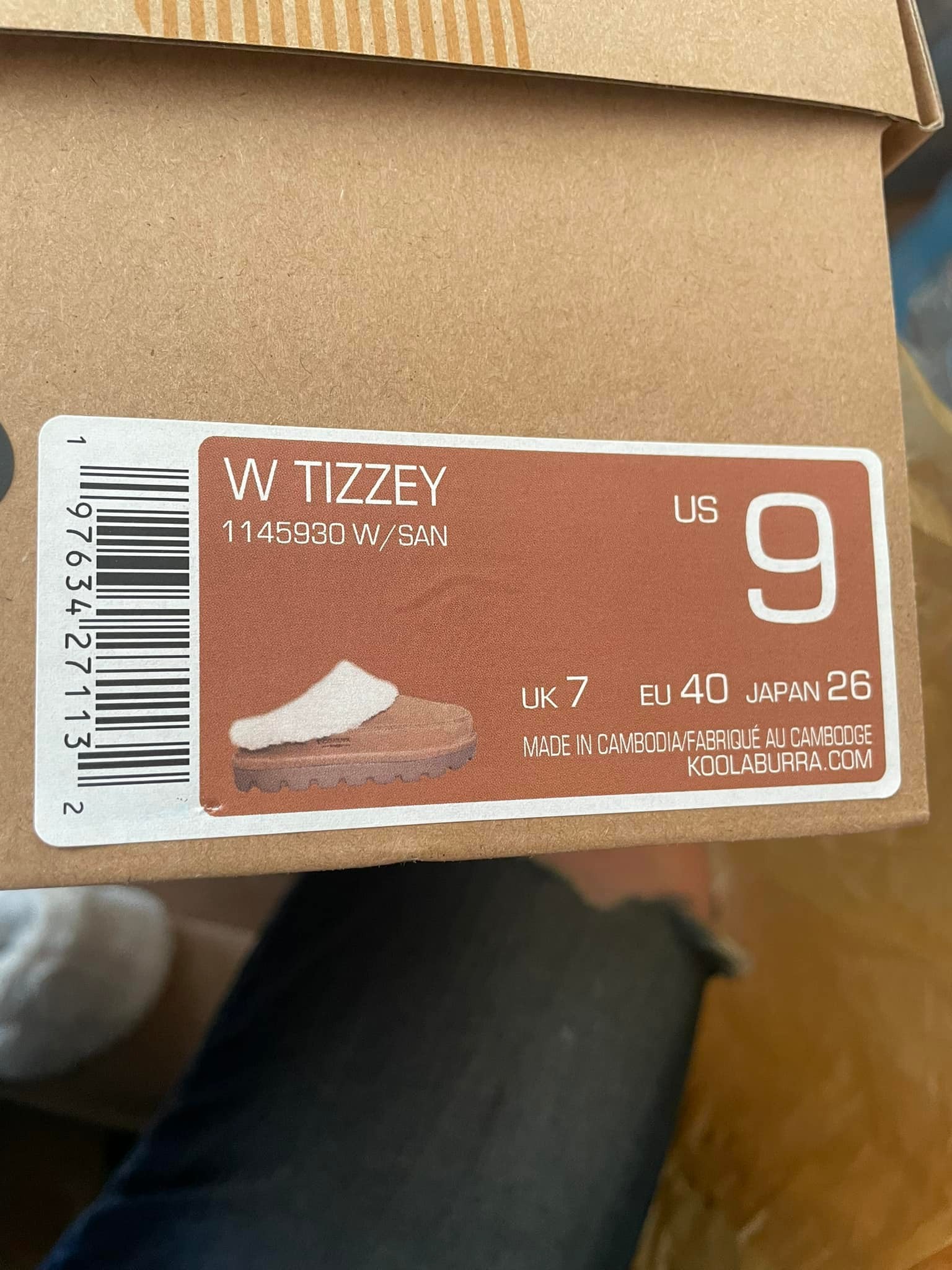 BRAND NEW IN THE BOX WOMEN'S HURRICANE 4 TEVA SANDALS( missed the