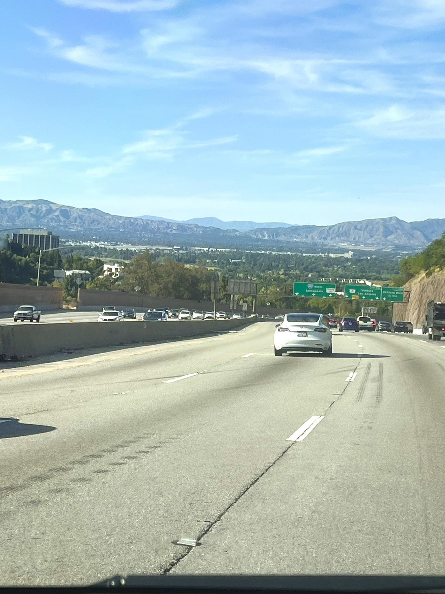View of southbound 405 highway in Southern California