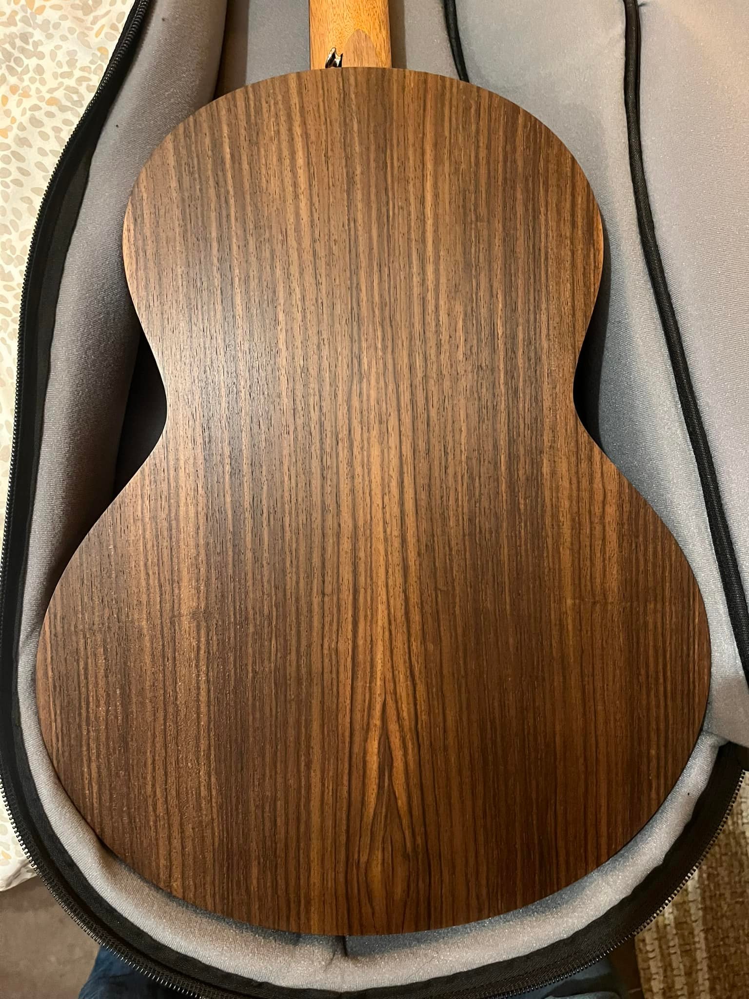 Hello there! Sheeran by lowden S02. She