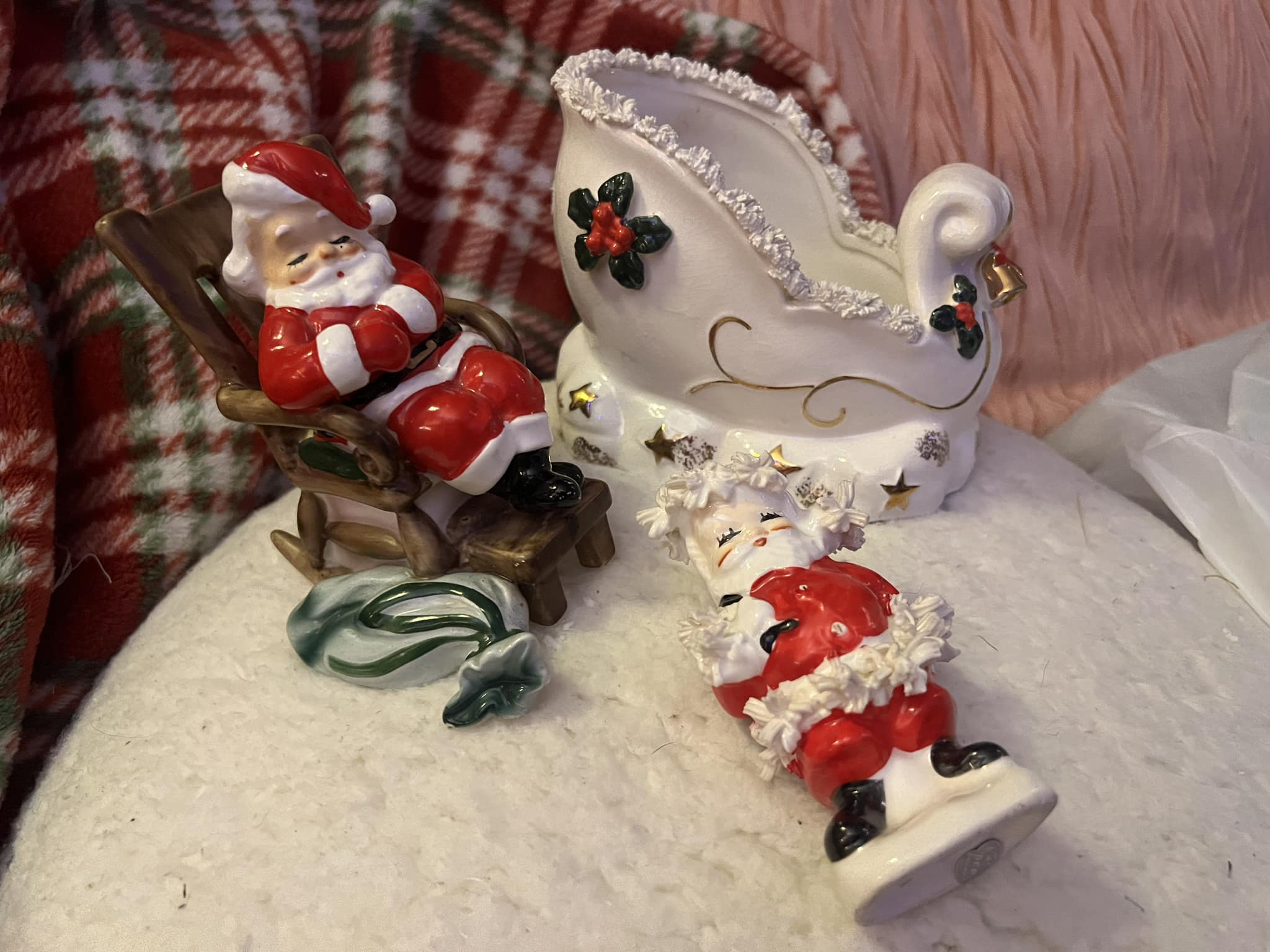 Share in my glee! Napco, spaghetti Santa, planter. $2.50! I'm over
