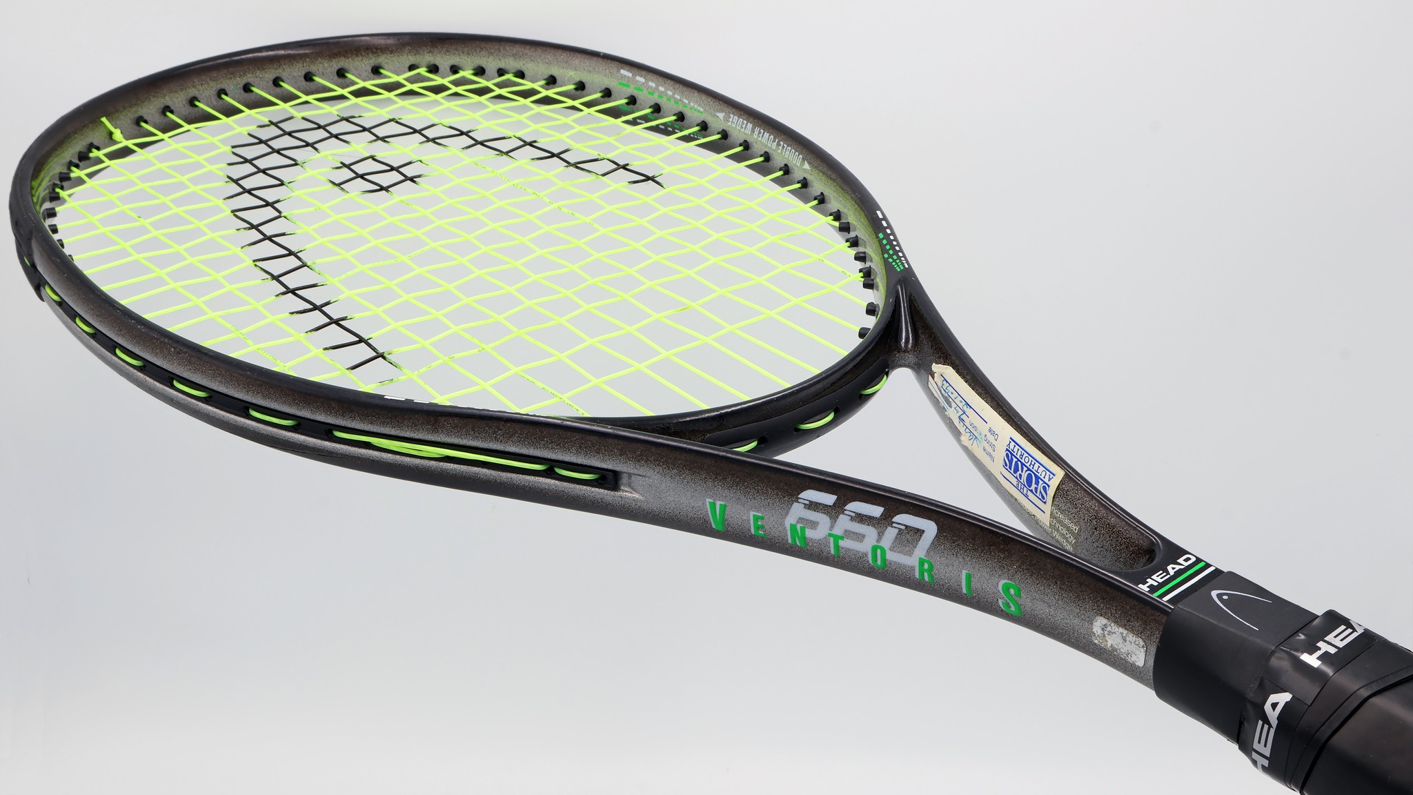 The new Head Prestige Classic! 😍 Sporting the iconic maroon