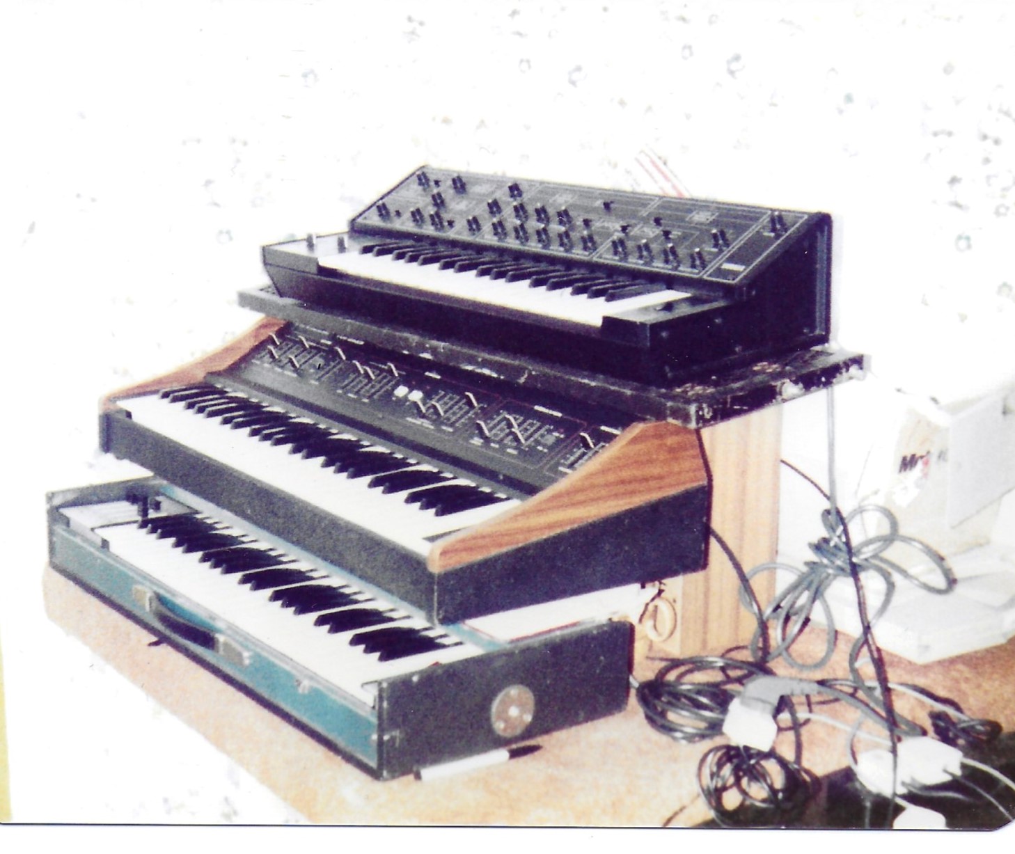 8 years ago. Roland VK-8 → Leslie 760. Now, I'm using Hammond SK