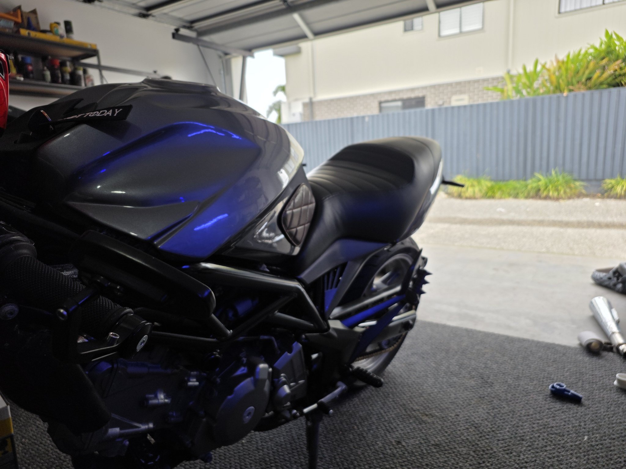 専用　オーダー Aftermarket chain slider and tail tidy for Cagiva Raptor 1000