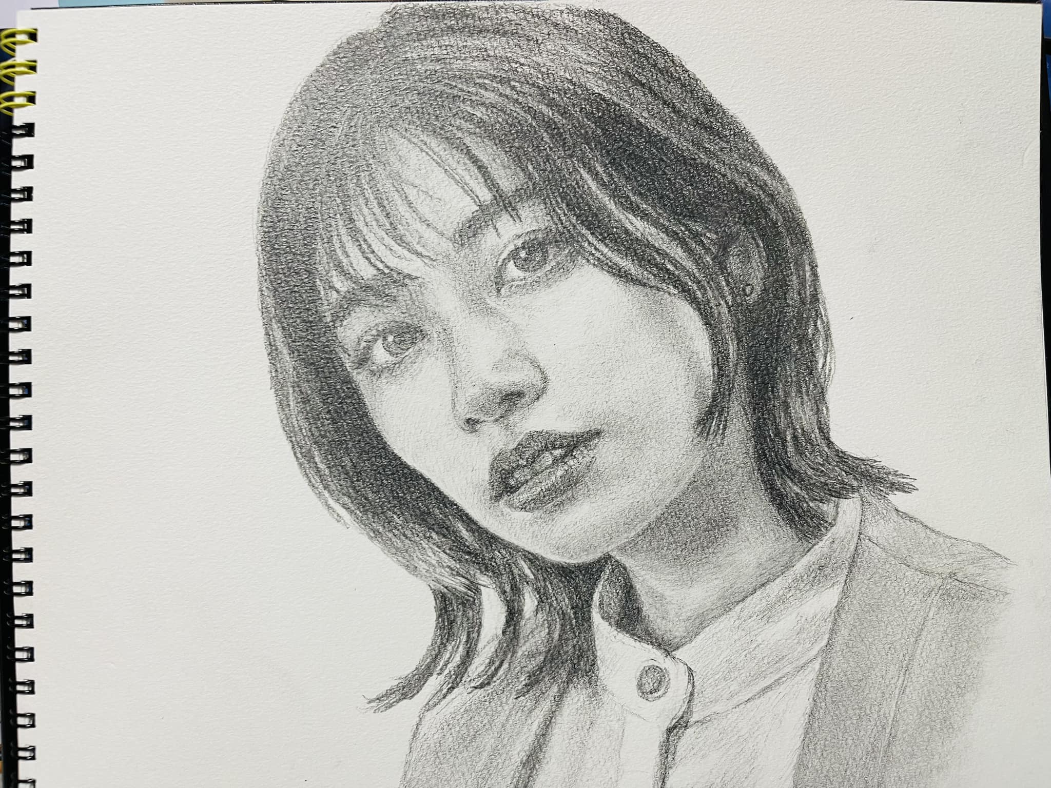 小芝風花ちゃんを描いてみました。 鉛筆画です。
