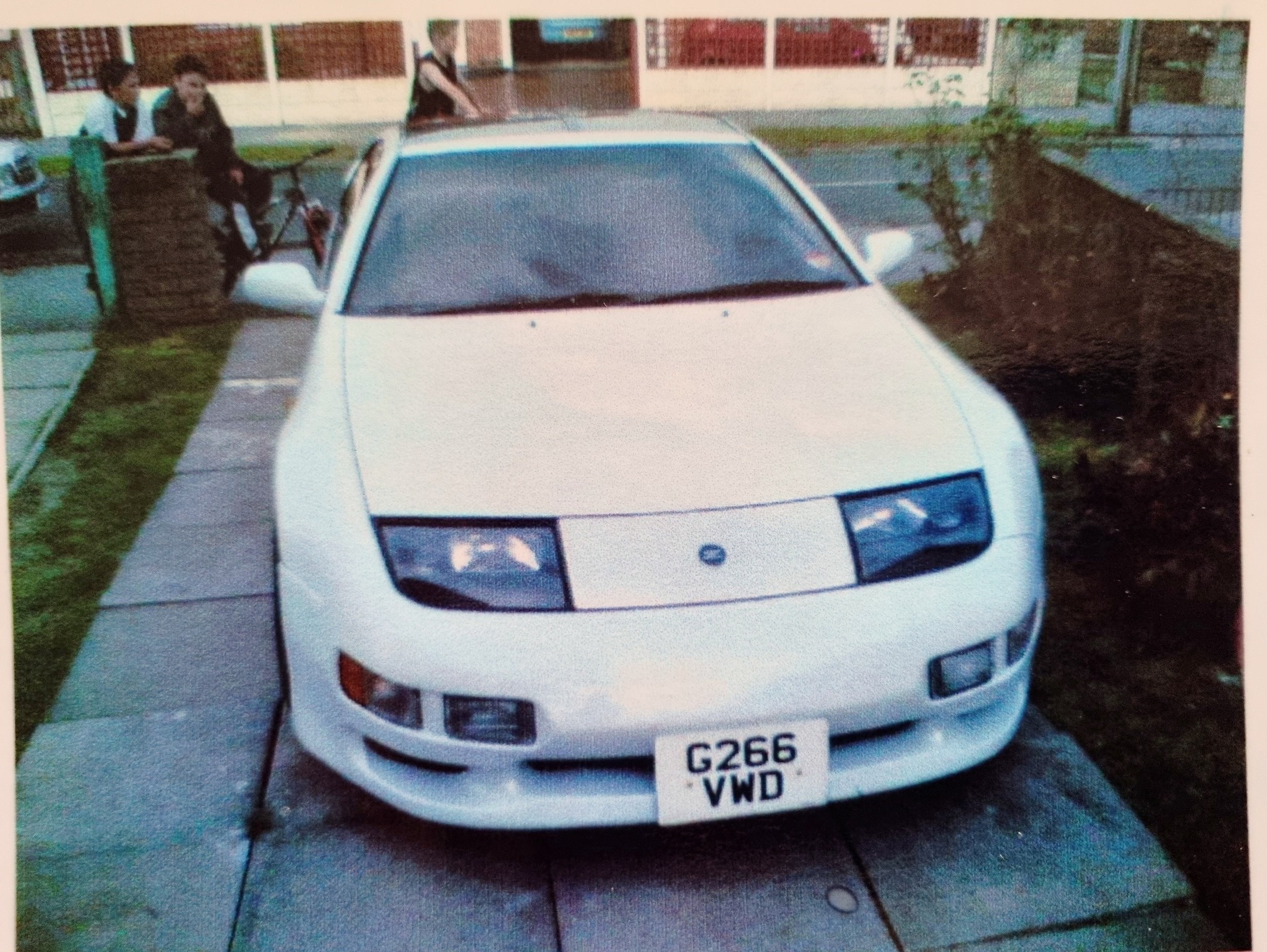 Hi everybody I'm looking for my old 300zx of 1991 in red ￼￼ with