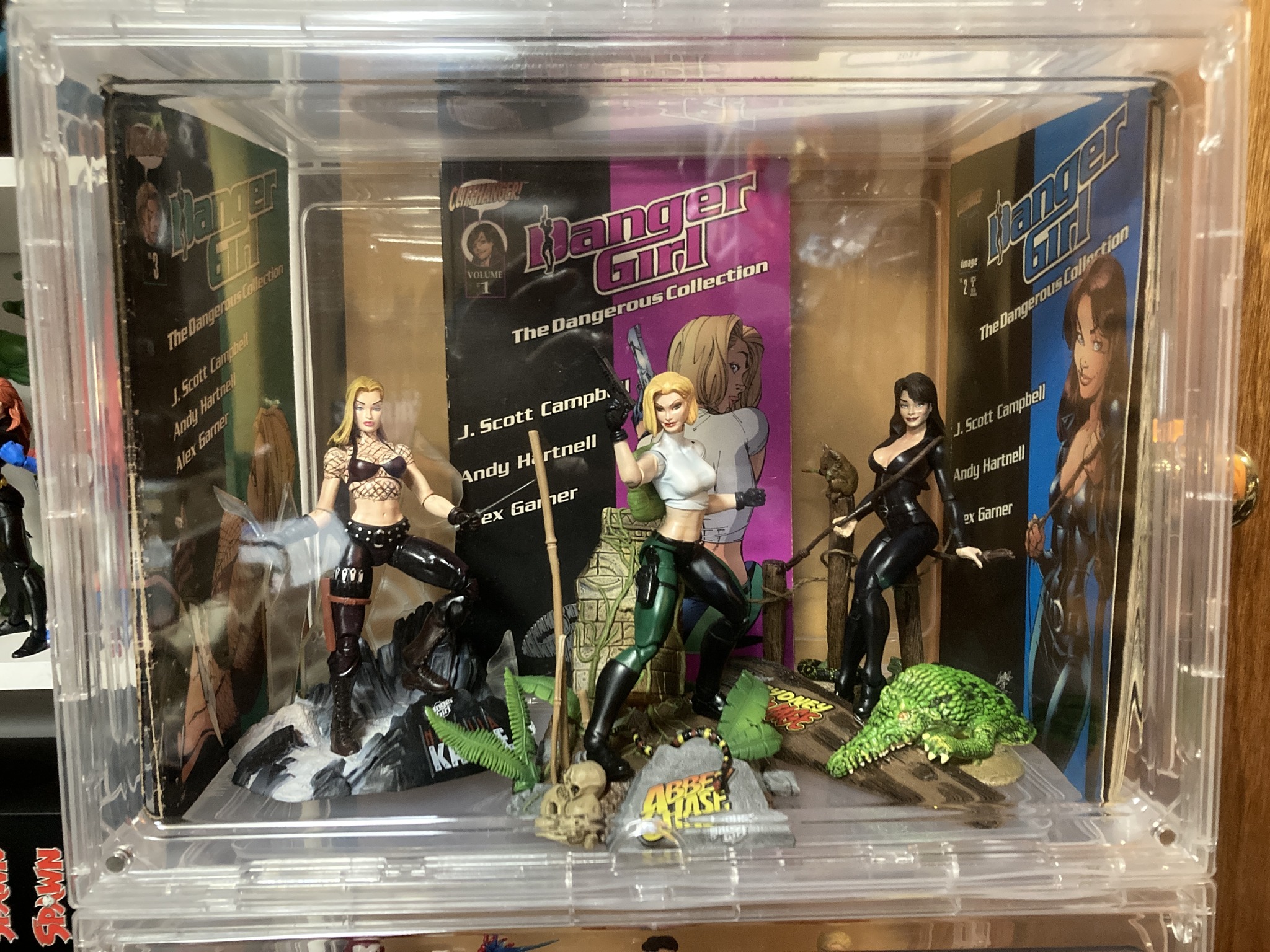 Custom Danger Girl action figures with J Scott Campbell designs