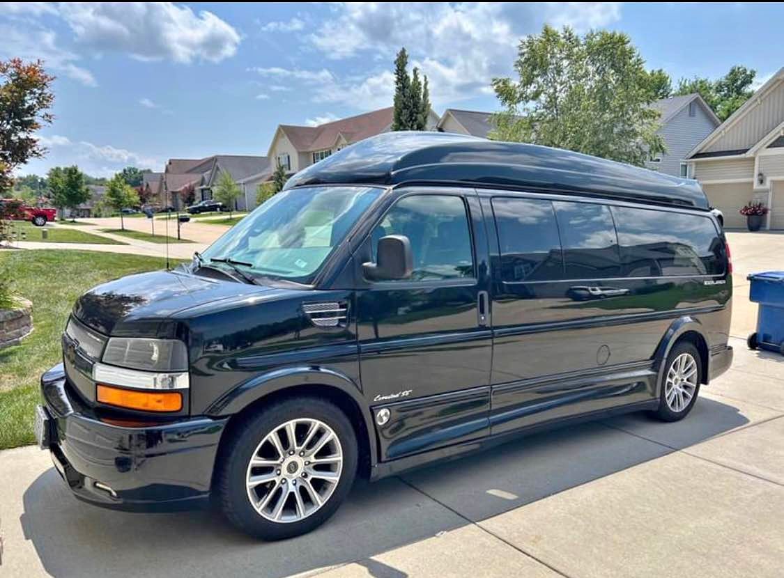 2017 Chevrolet Express 2500 Passenger · LS Extended Van 3D - Commercial ...