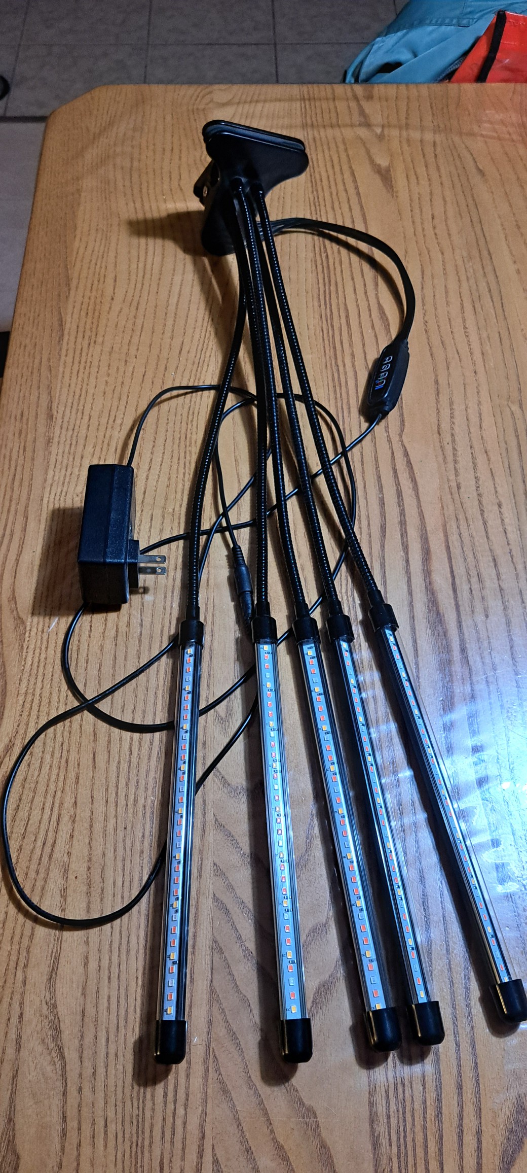Lampe LED Horticole Réglable à Spectre Complet Avec Minuterie - Pour Plantes D'Intérieur