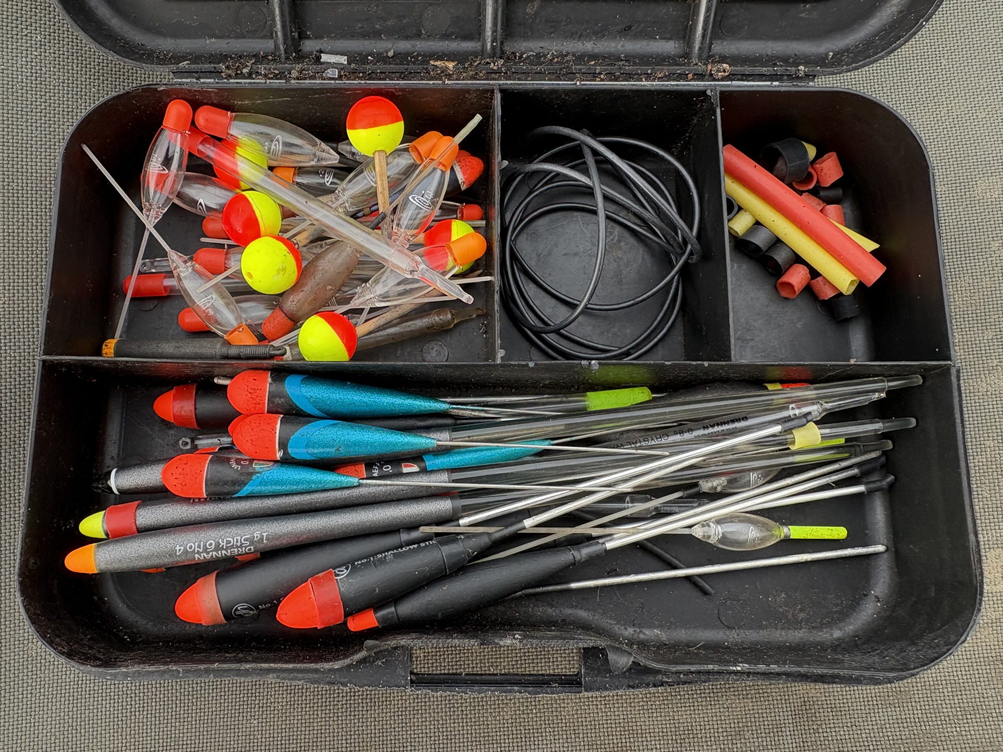 blade fishing rod and reel 32” Panfish XP – Ultra-Lite Ice with Seat Ice Strong Tita pro pack Building a battery box Model:ELIMINATOR8000 machined zinc alloy main