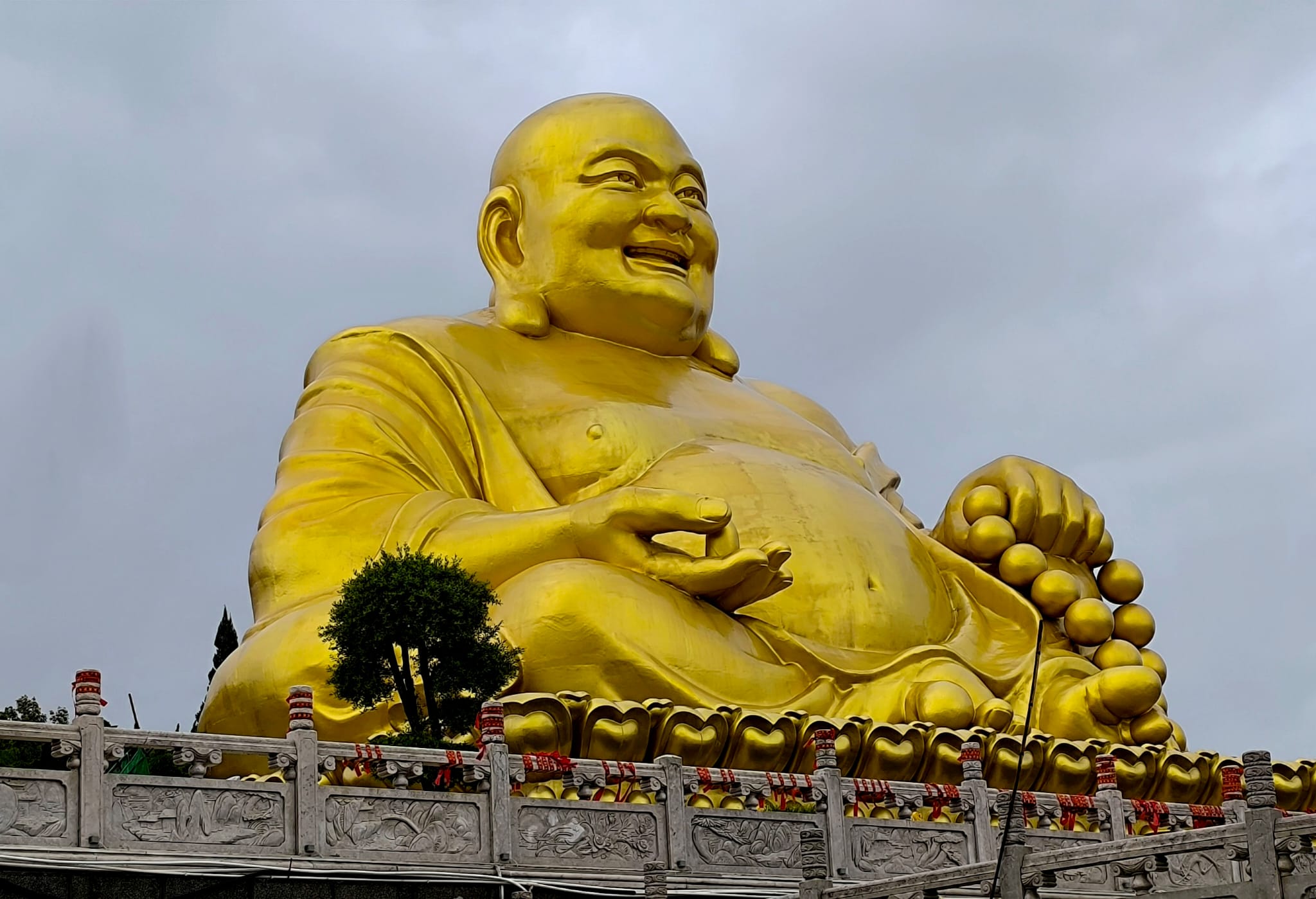 佚名 佛像 Yueying - 锦屏山风景区，以巍峨壮丽的弥勒大佛为核心，佛像慈眉善目