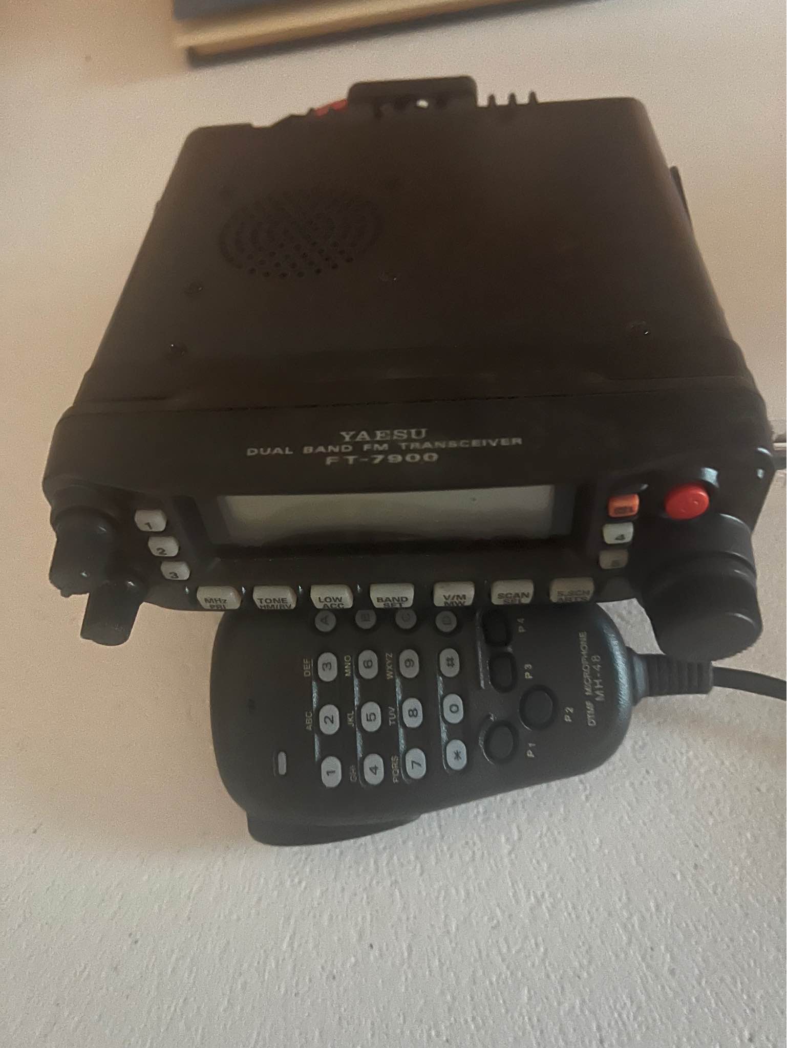Yaesu FT-7900 dual band FM transceiver. includes a MH-48 DTMF