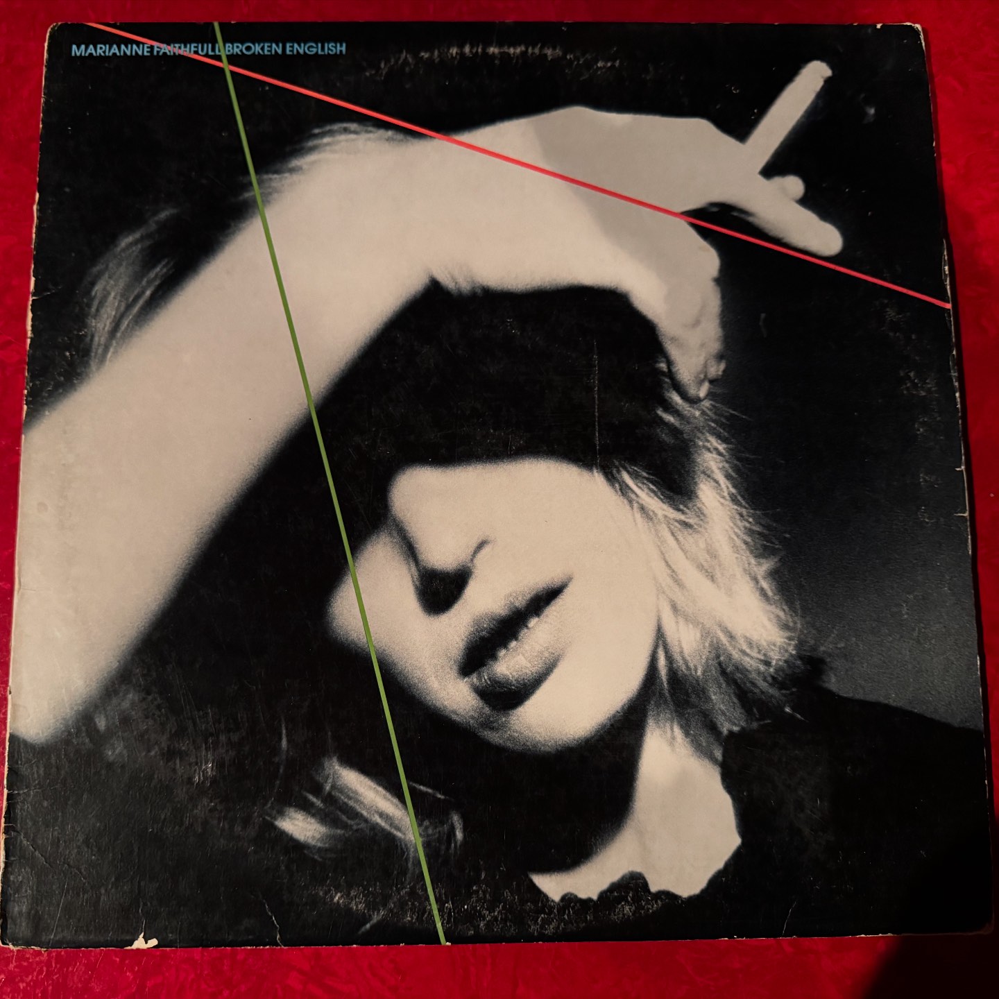 Throwback to June 1990 when Marianne released the live album 