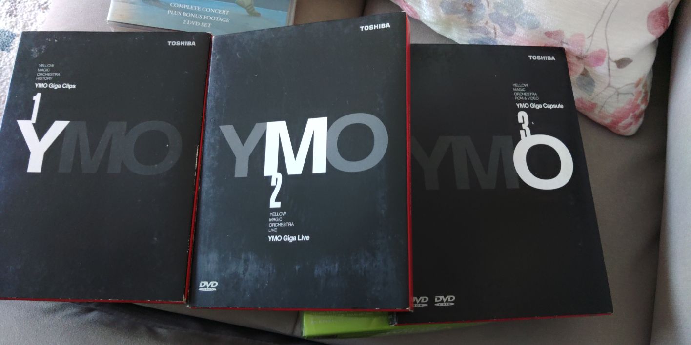 引越し荷物から3本セットで出てきた。