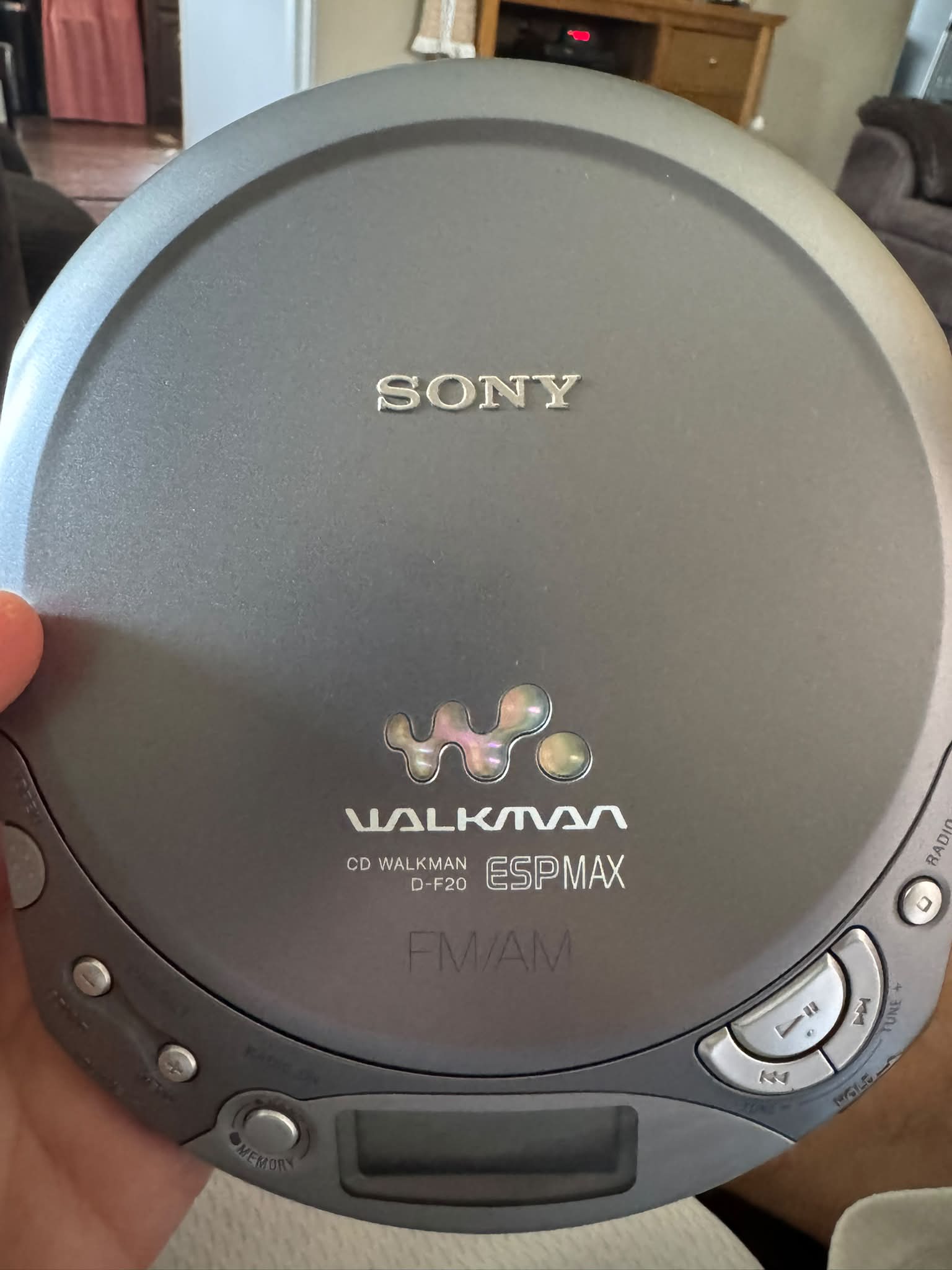 SONY D-NE920 CD walkman ヒンジ破損 Sony CD Walkman D-F20 stopped working