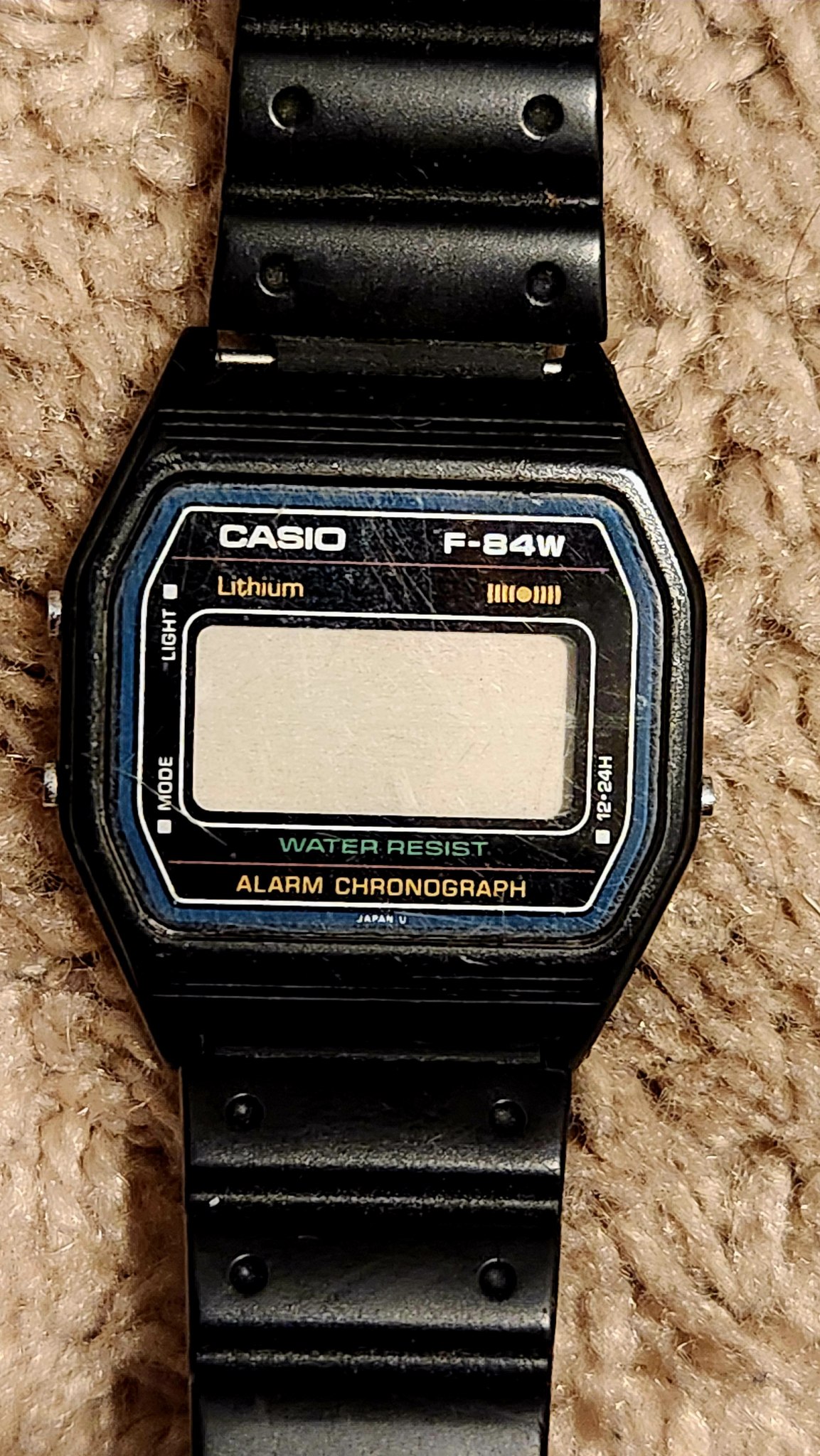 933640_6
