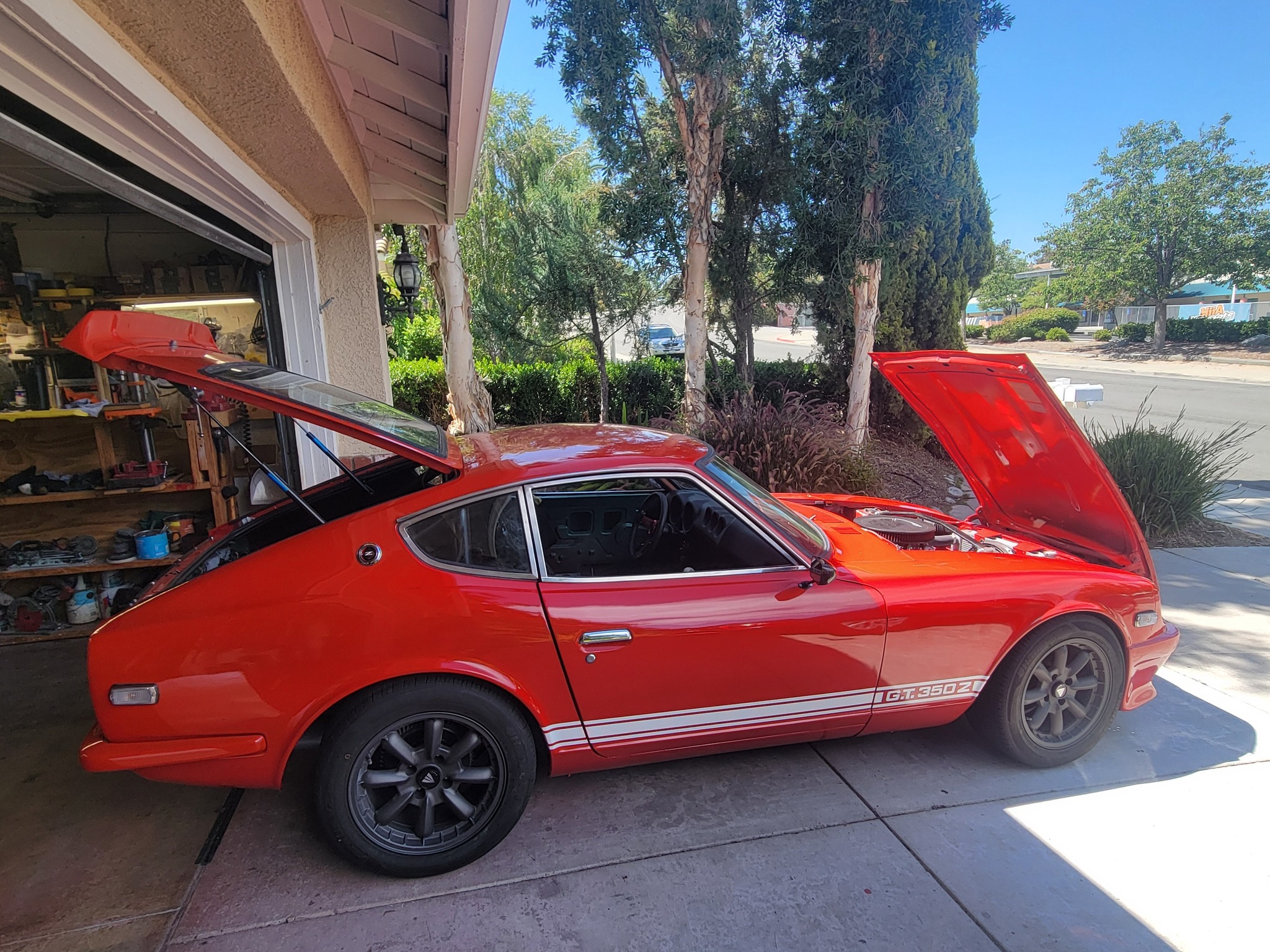 Rebuilt 1974 260Z with SBC 383ci V8 engine