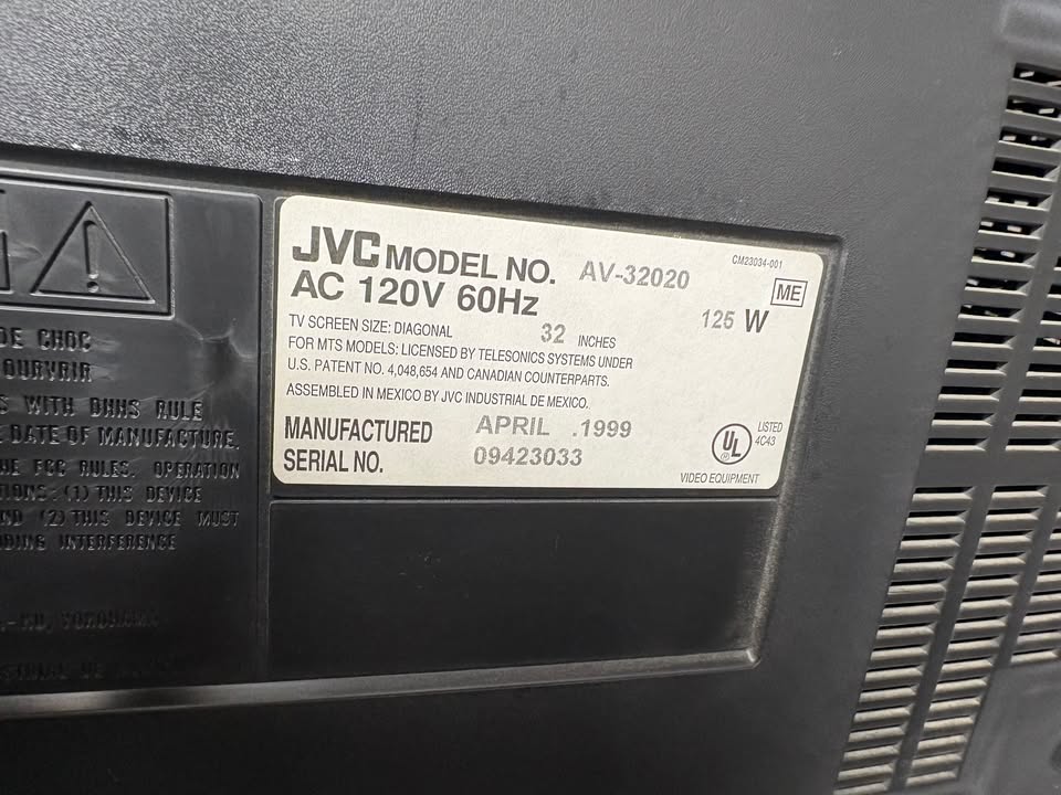 Set up my Beautiful JVC Av-36020 at my new place!