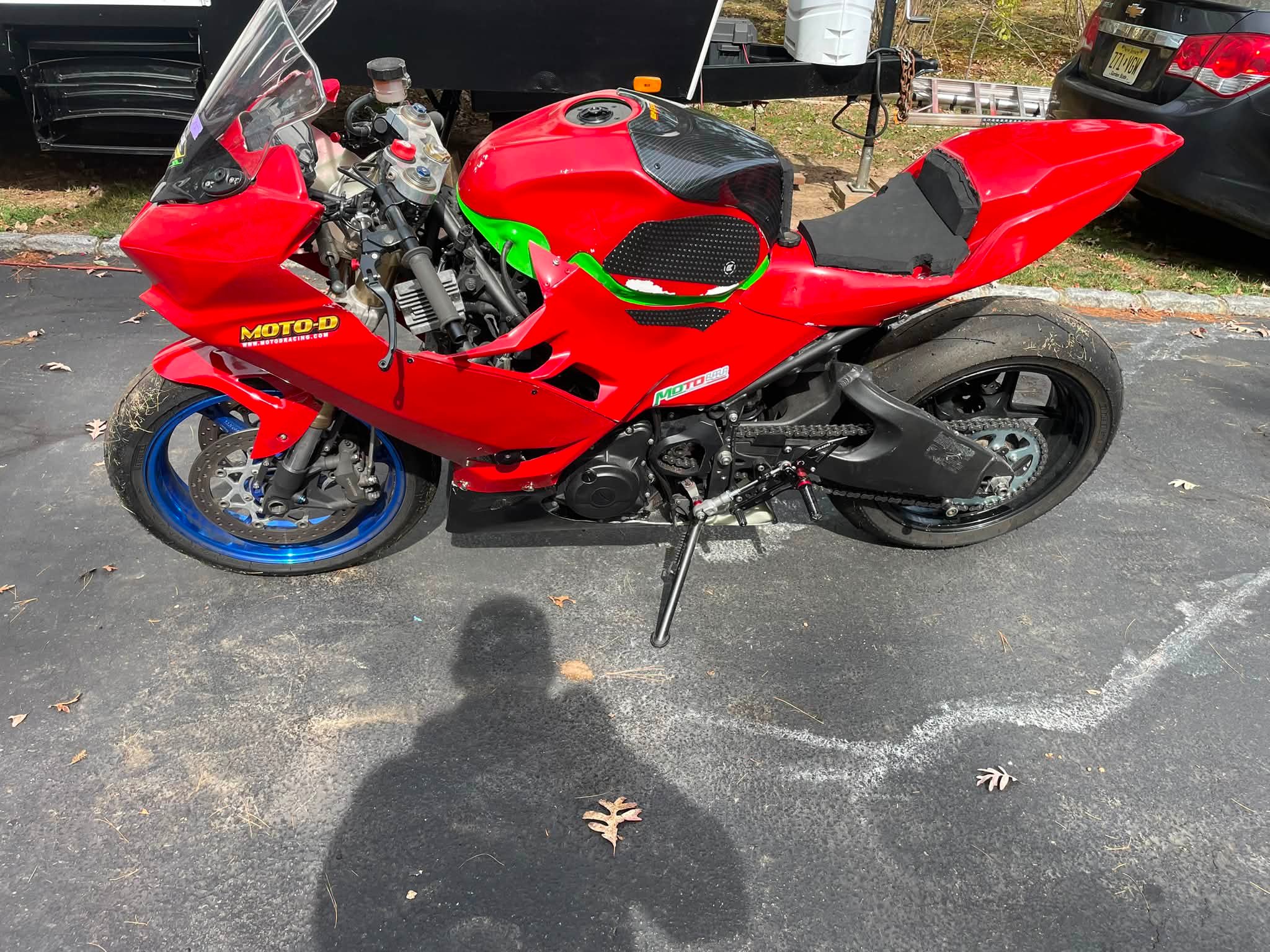 リーブ Ninja 400 with GSXR600 rear swing arm and Ninja 650 throttle bodies