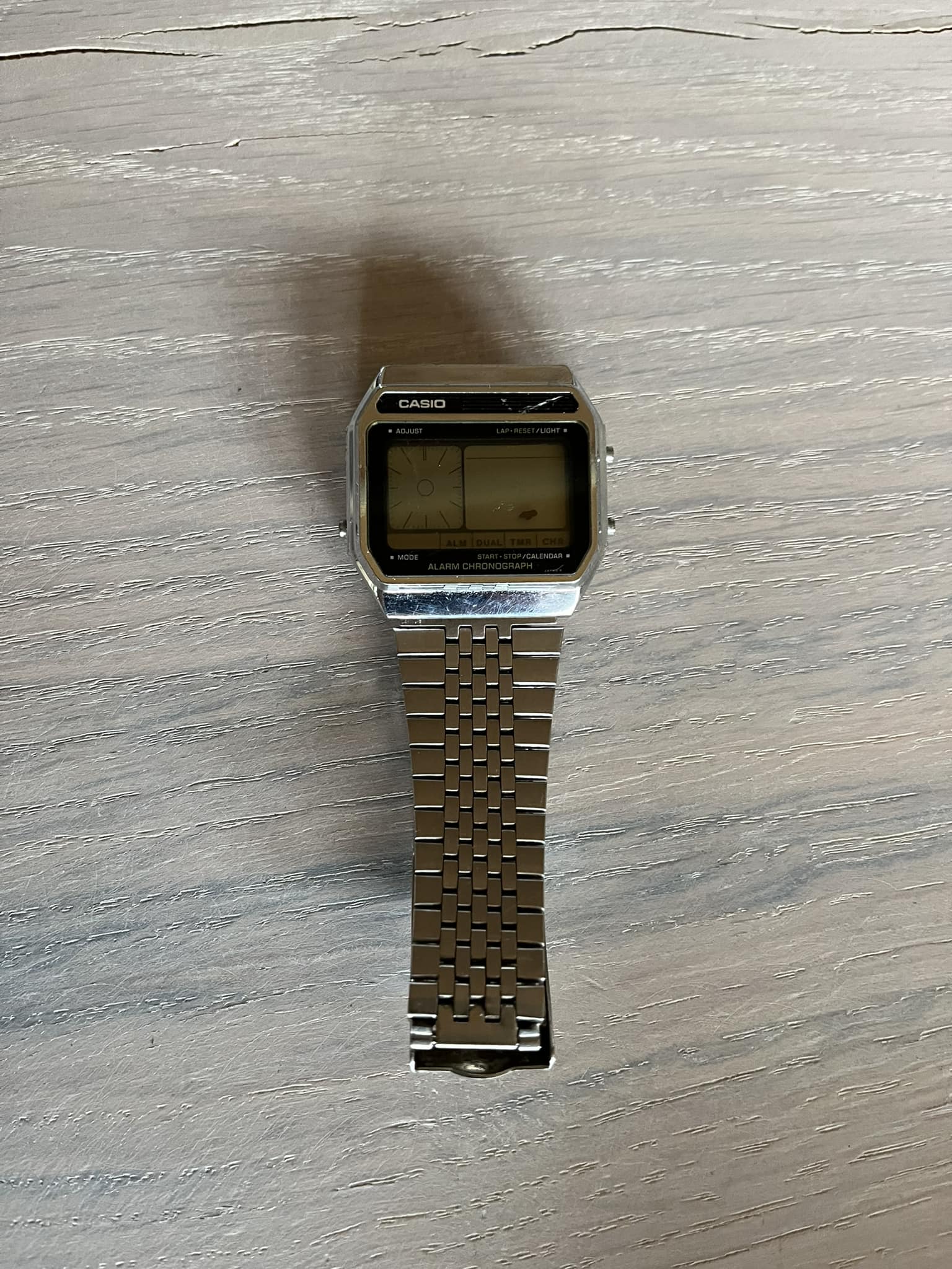 Hello , who can tell what r the difference between casio ax 210 