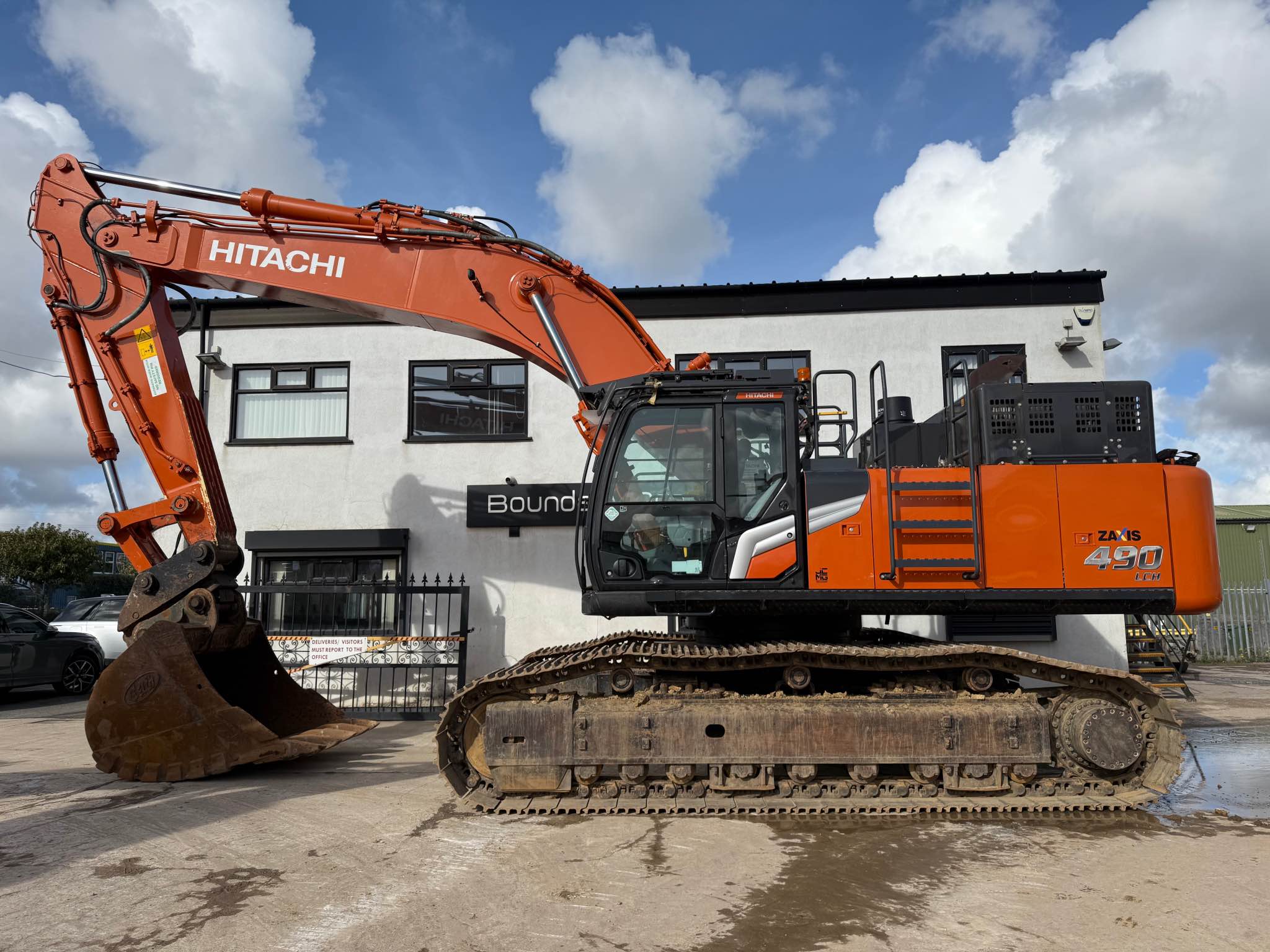 2018 Hitachi ZX225 USLC-6 Crawler Excavator with 4939, hammer
