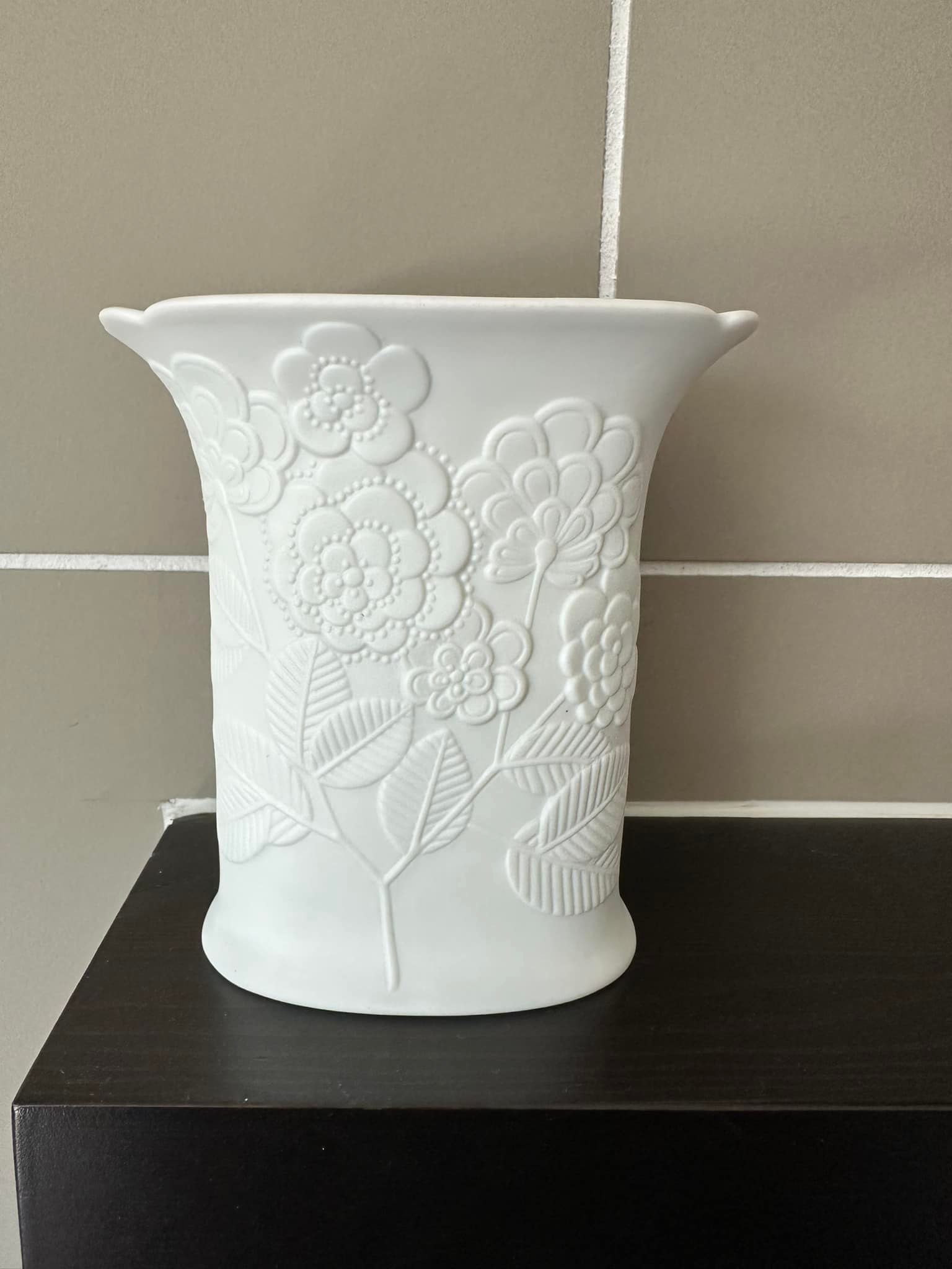 Vintage West German Kaiser-Porzellanmanufaktur Porcelain Vase for Sale