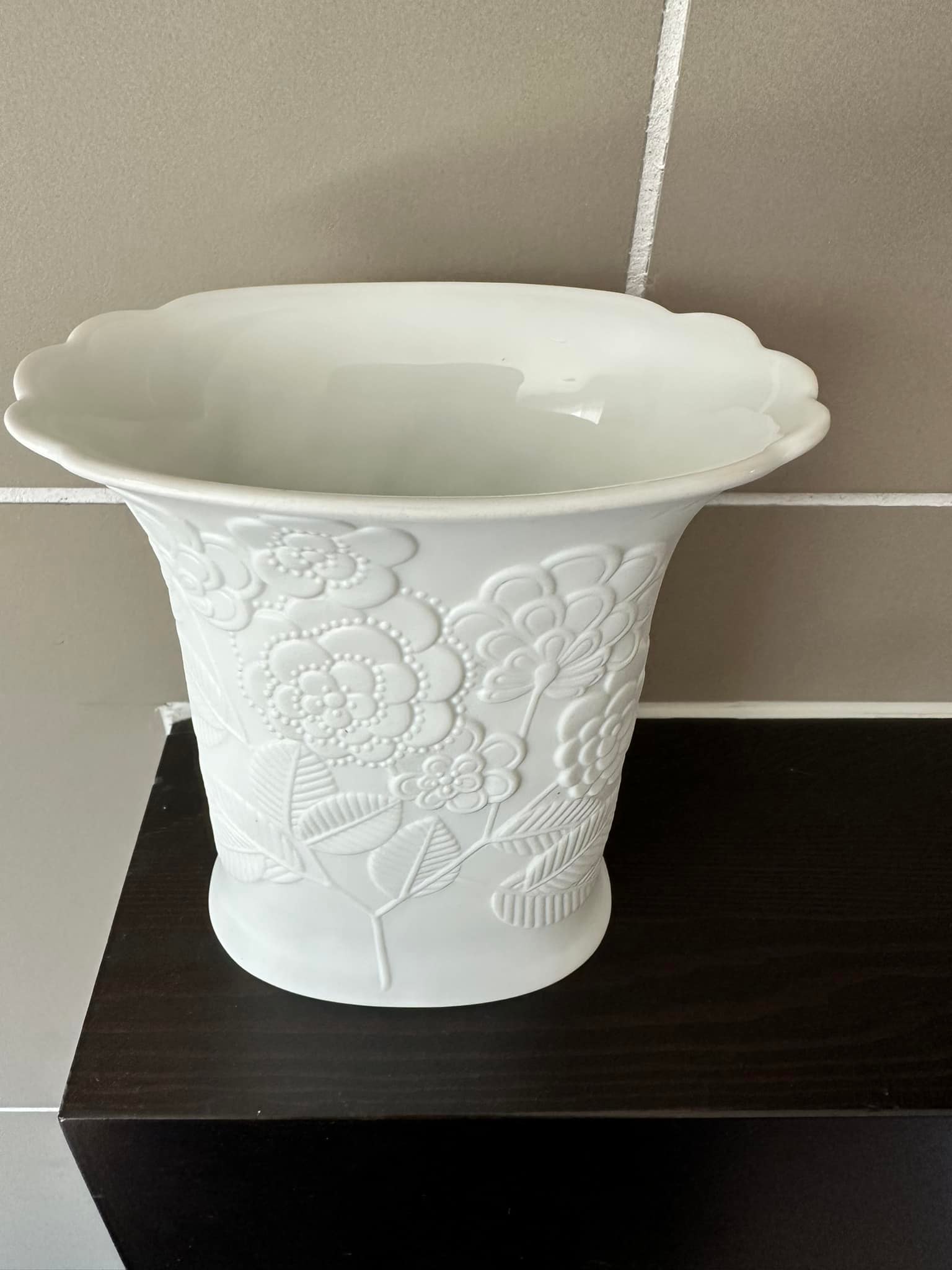 Vintage West German Kaiser-Porzellanmanufaktur Porcelain Vase for Sale