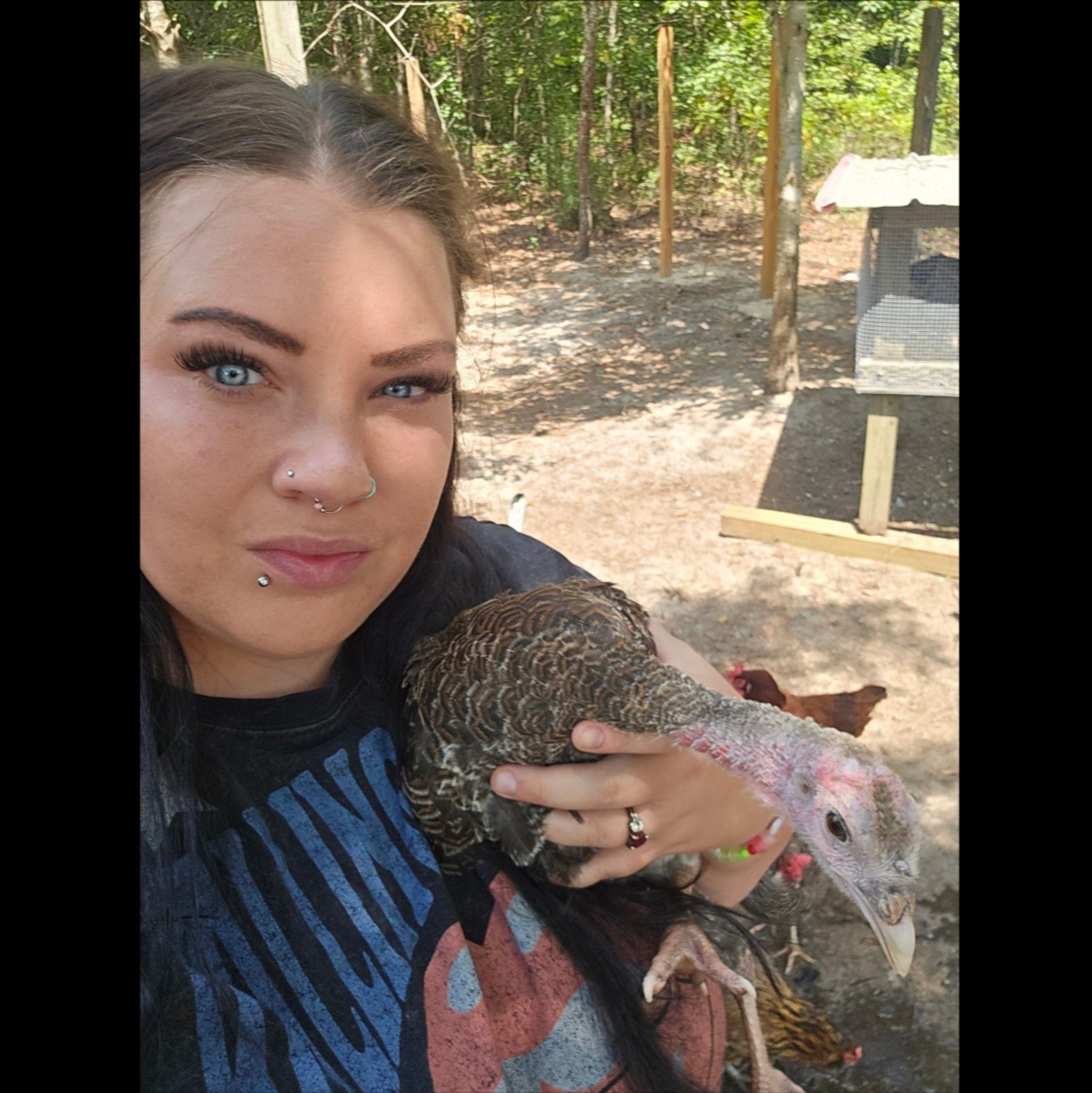 Hatching baby chicks for my neighbor ️🫶🏻 #karolinaroots #JustFarmThings ...