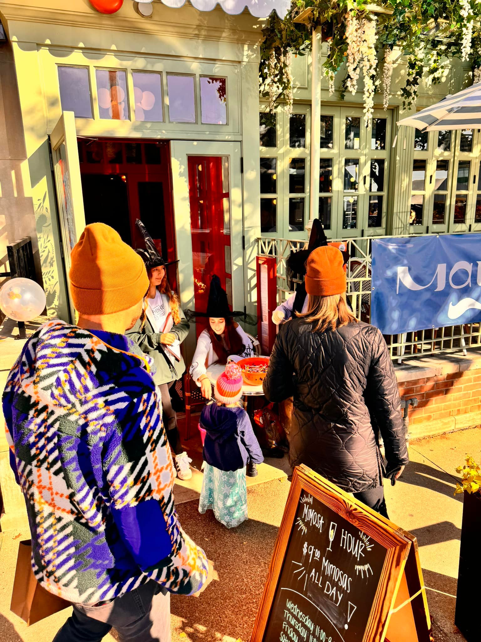 Maypole Bar + Restaurant | Wheaton IL