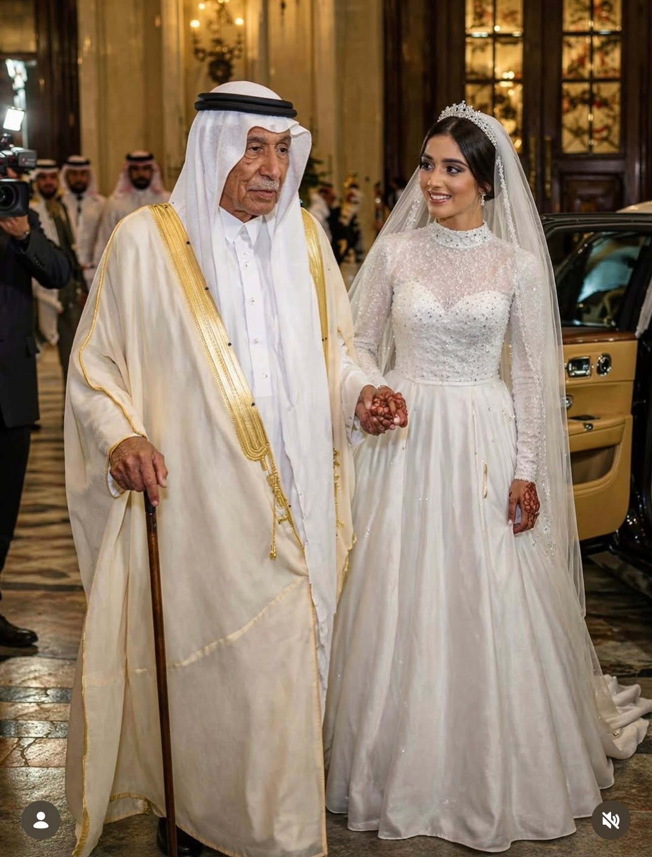 Saudi King Gave His Daughter A Golden Toilet For A Wedding Gift King Abdullah of Saudi Arabia gave her daughter on her wedding day a toilet totally made of gold. Of all