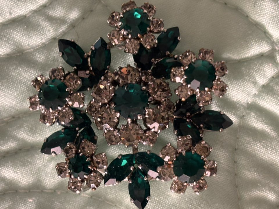 Broche Vintage Signée à Identifier - État Excellent - Bijou Ancien Français Mystérieux