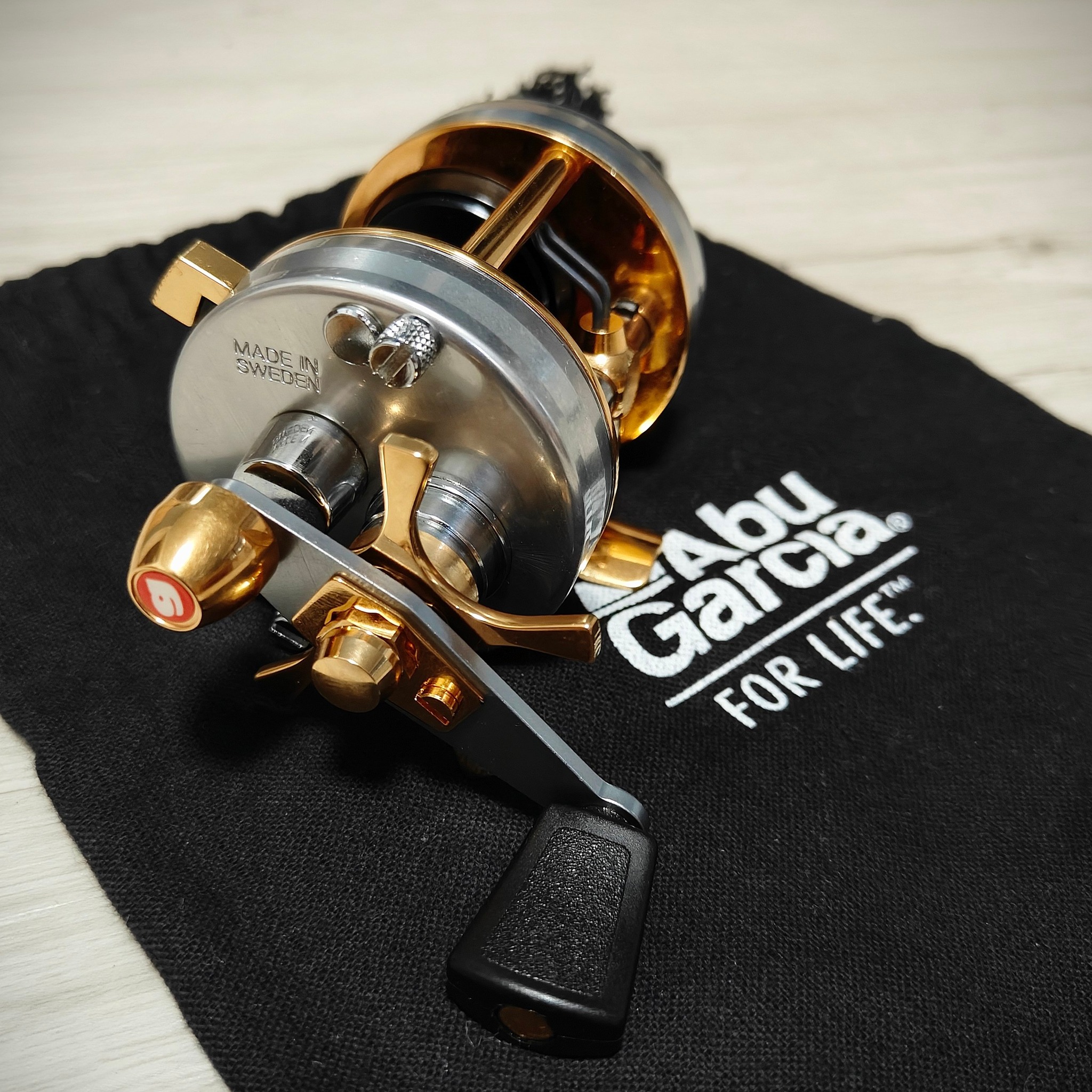 abu garcia gold plated reels Ambassadeur 5500 CS Rocket Champagne Baitcasting Reel 1438564 New 90.4 ft (255 m) Line Capacity Welcome to