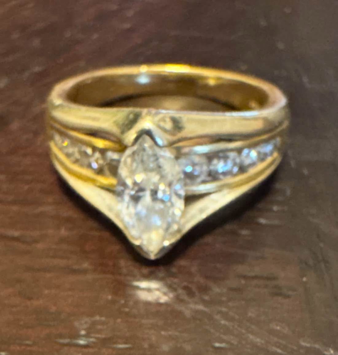 gorgeous marquee diamond ring | Used - like new | $1,200.00  display picture 1