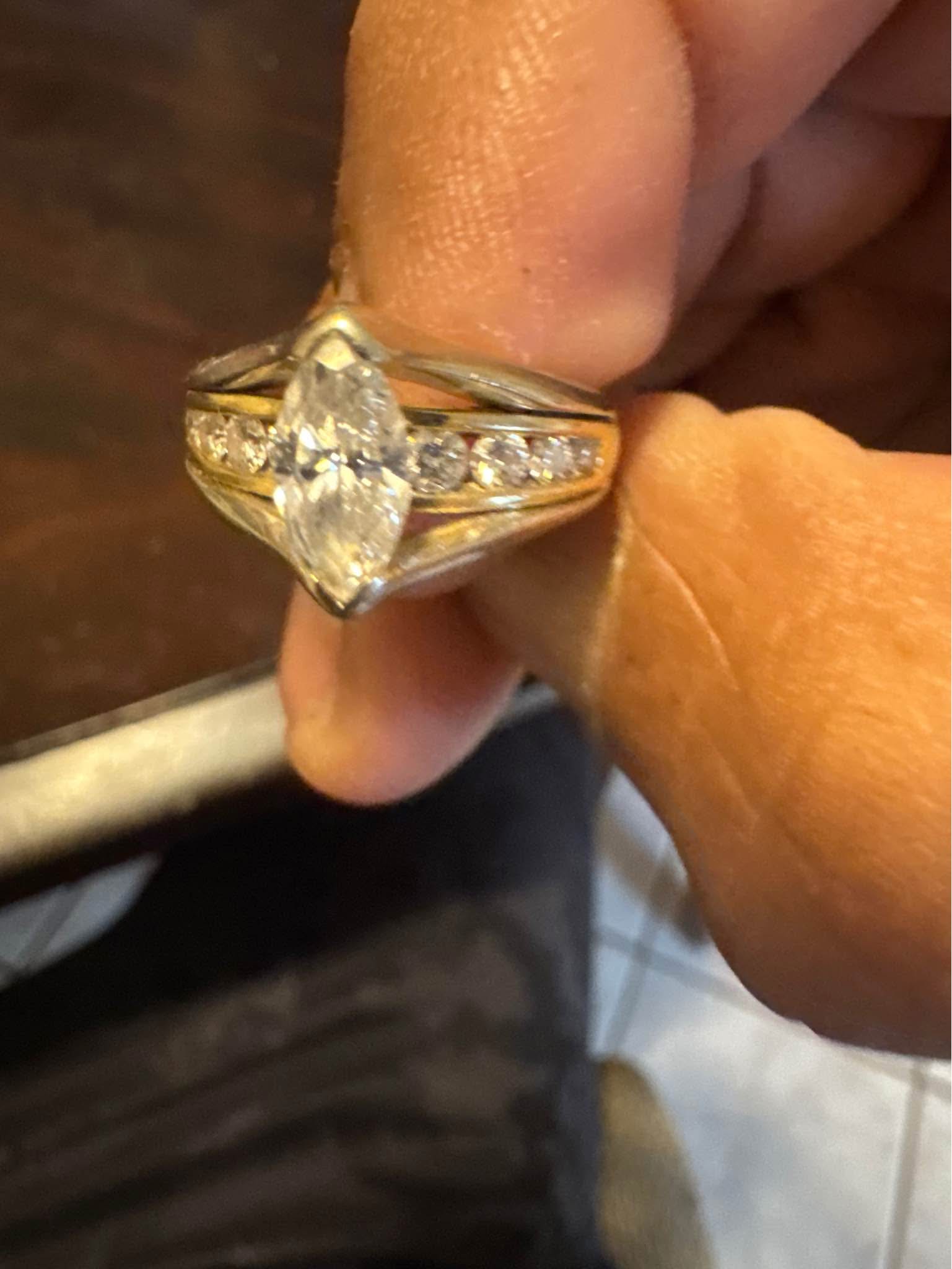 gorgeous marquee diamond ring | Used - like new | $1,200.00  display picture 1