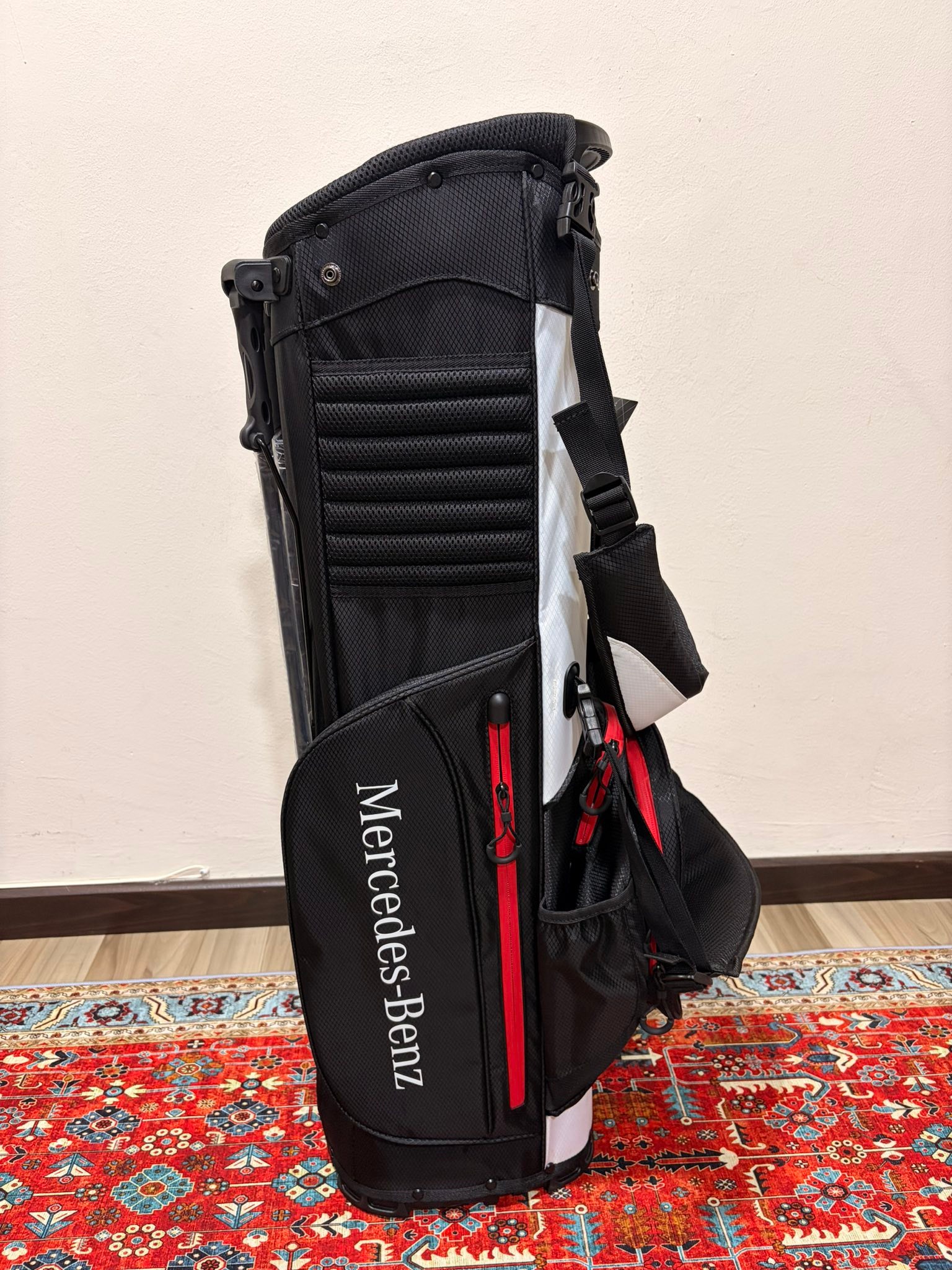 For Sale: Limited Edition Crest Link Mercedes Benz Golf Bag RM600