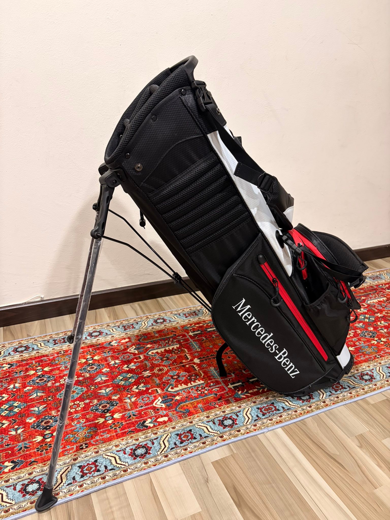 For Sale: Limited Edition Crest Link Mercedes Benz Golf Bag RM600