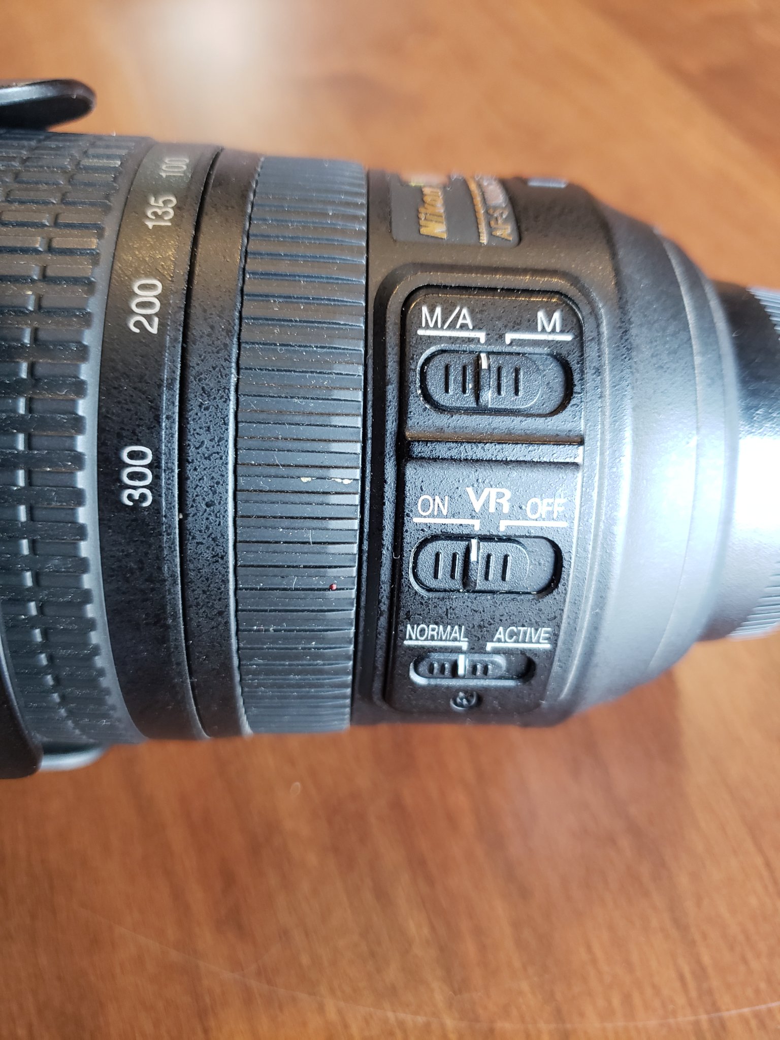 Selling my Nikon AF-S DX NIKKOR 18-300mm f/3.5-6.3G ED VR lens 