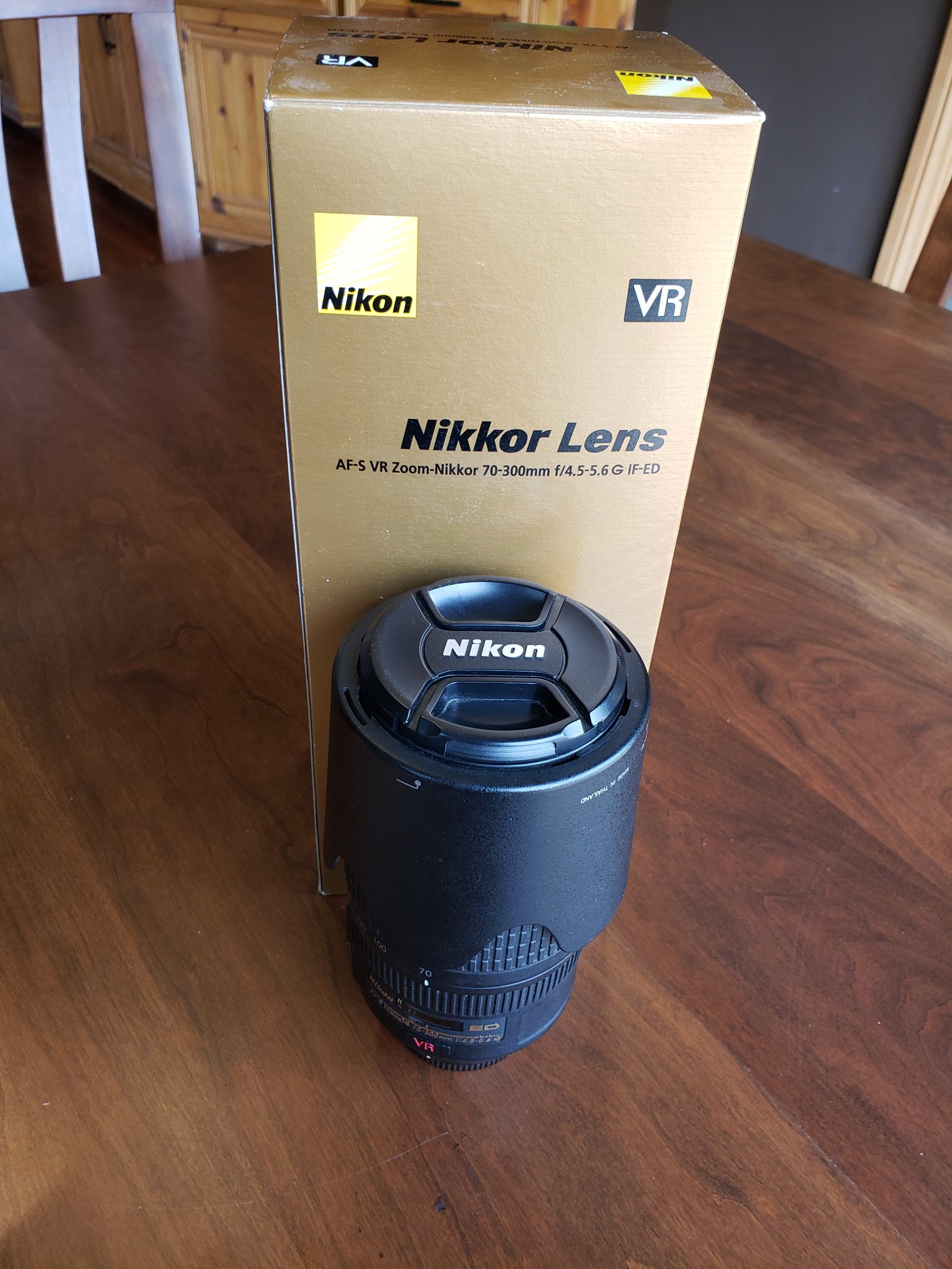 Selling my Nikon AF-S DX NIKKOR 18-300mm f/3.5-6.3G ED VR lens 