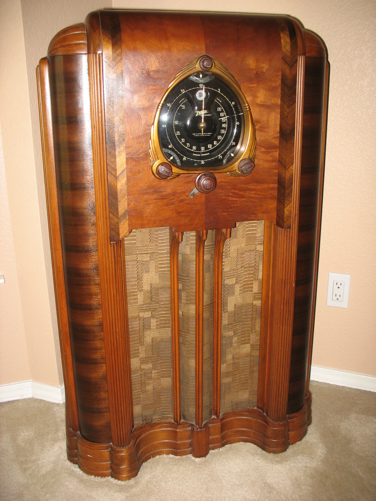 My 1940 Zenith Model 12S471 Console 12-tube radio