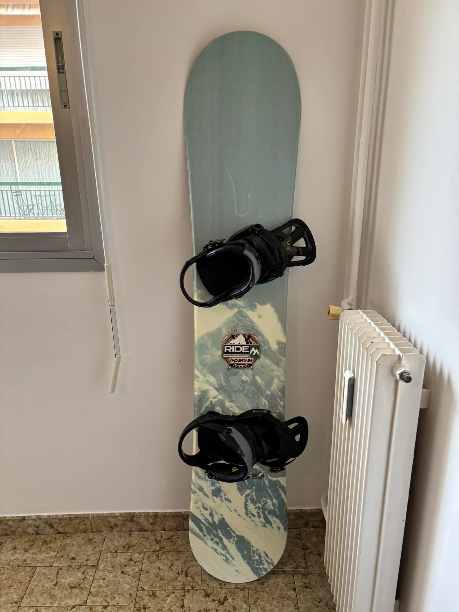 remember ride snowboard Burnout 2026 152 the Heartbreaker thrives in a variety of conditions—from groomed runs to side hits—making it a dependable daily driver for freestyle Ride Unisex Moderator Snowboard