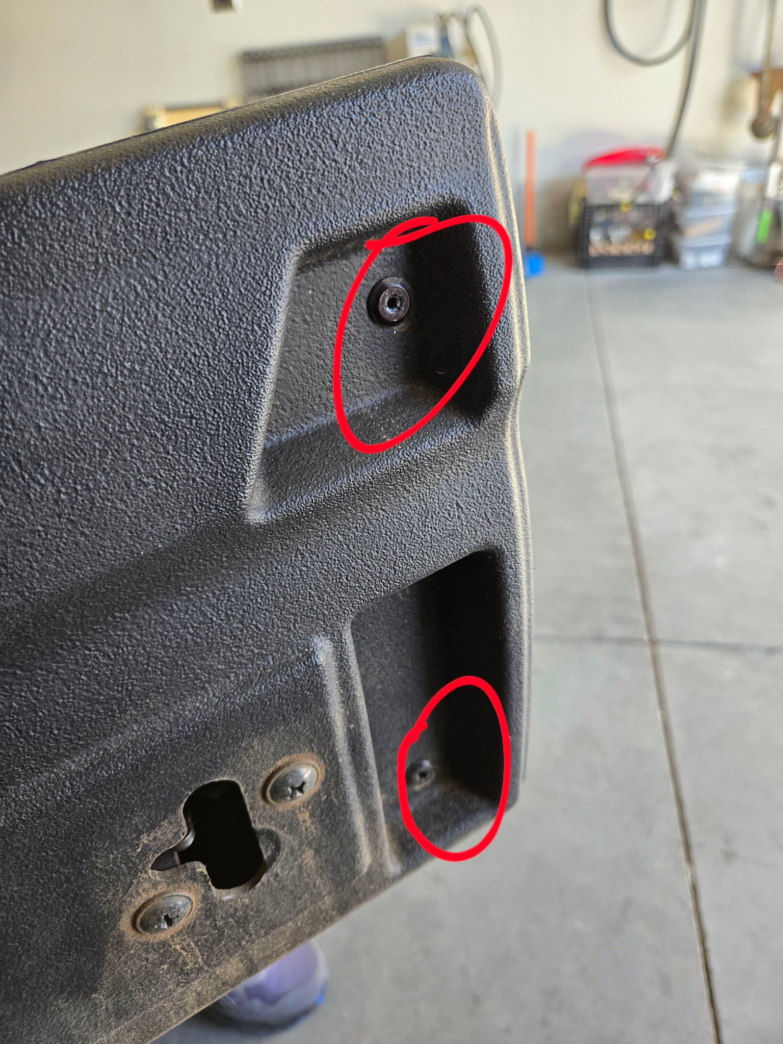 Is there a way to separate the inner door panel from the outer