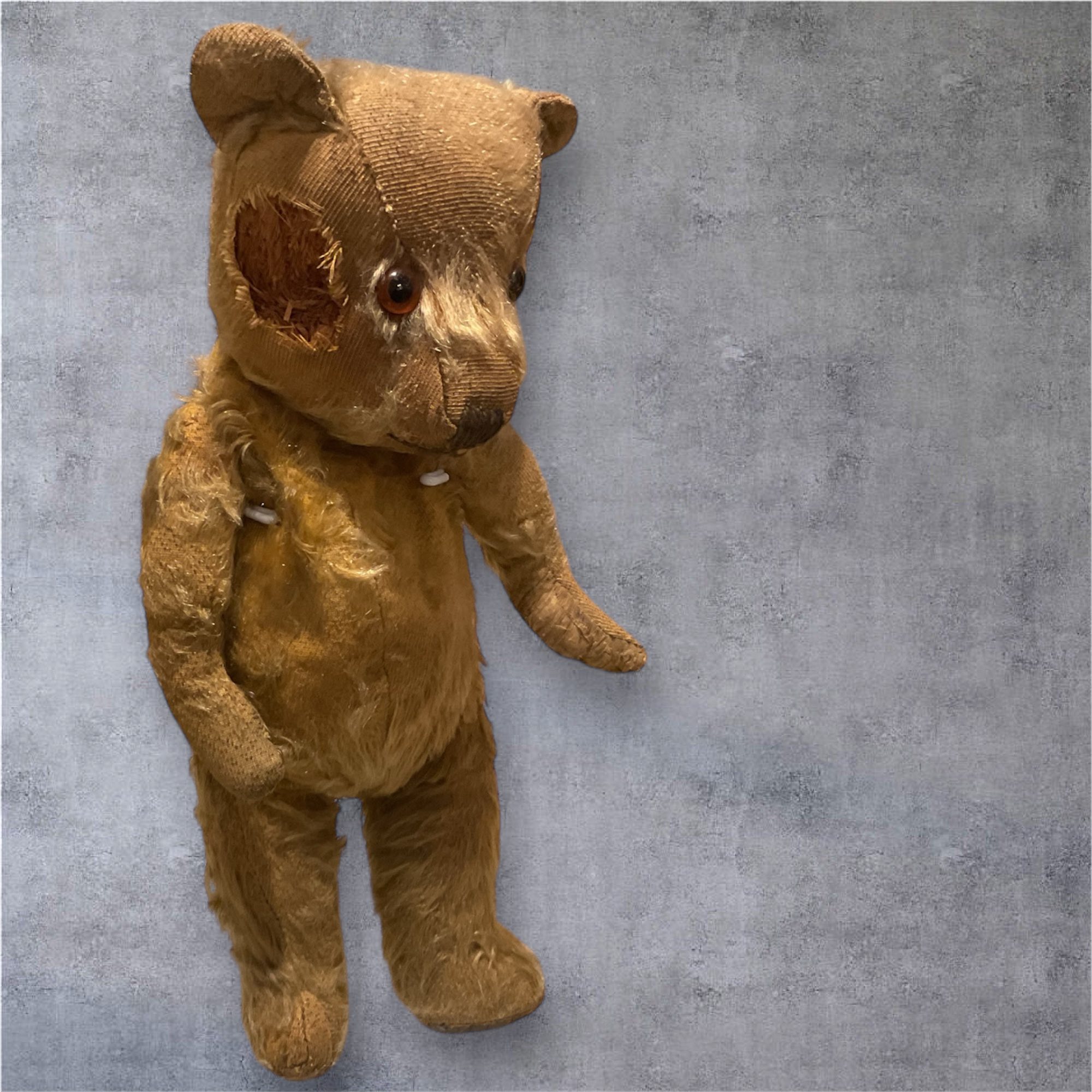What is the origin of this 70-year-old teddy bear?